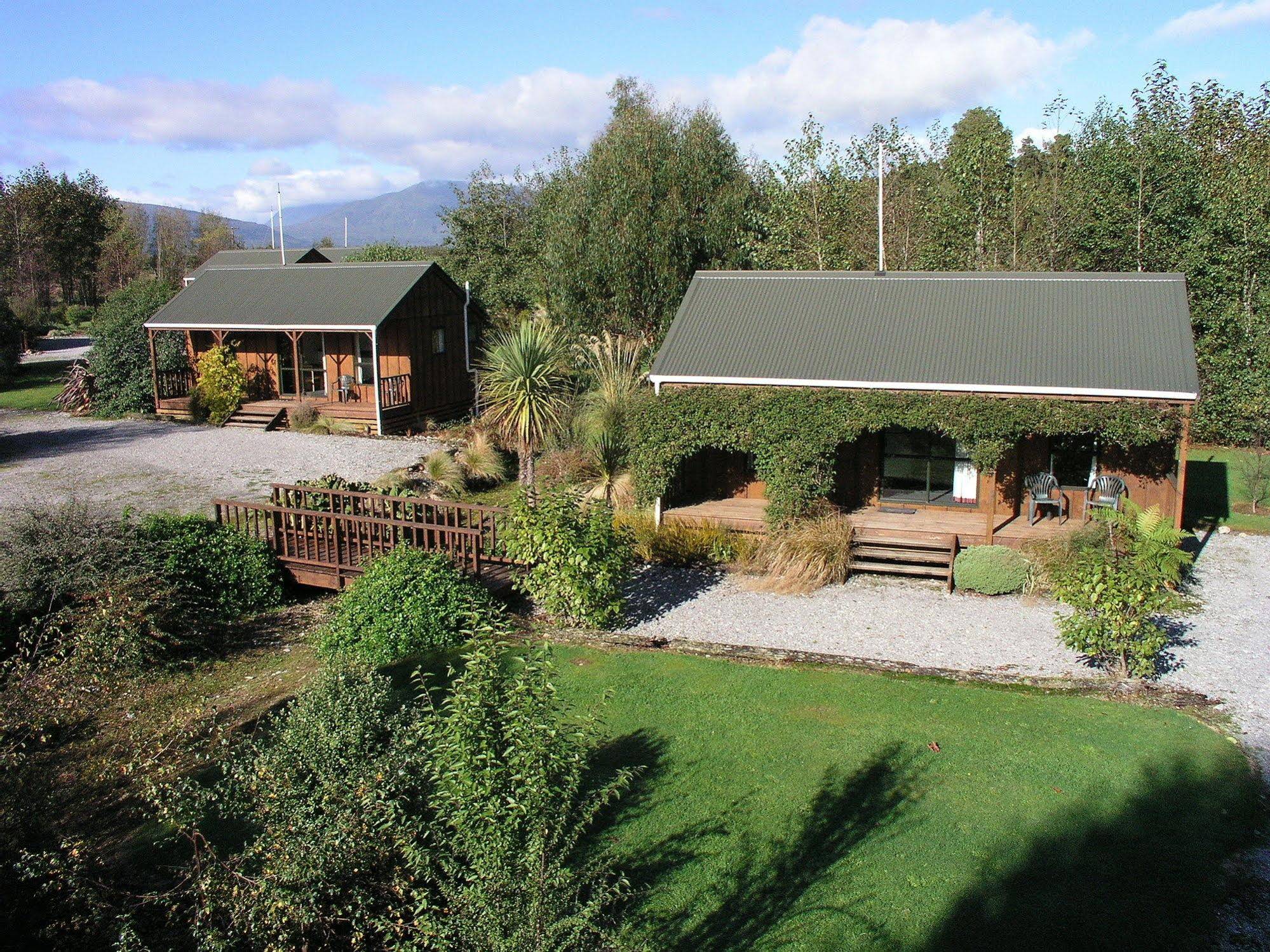 Lake Brunner Country Motel