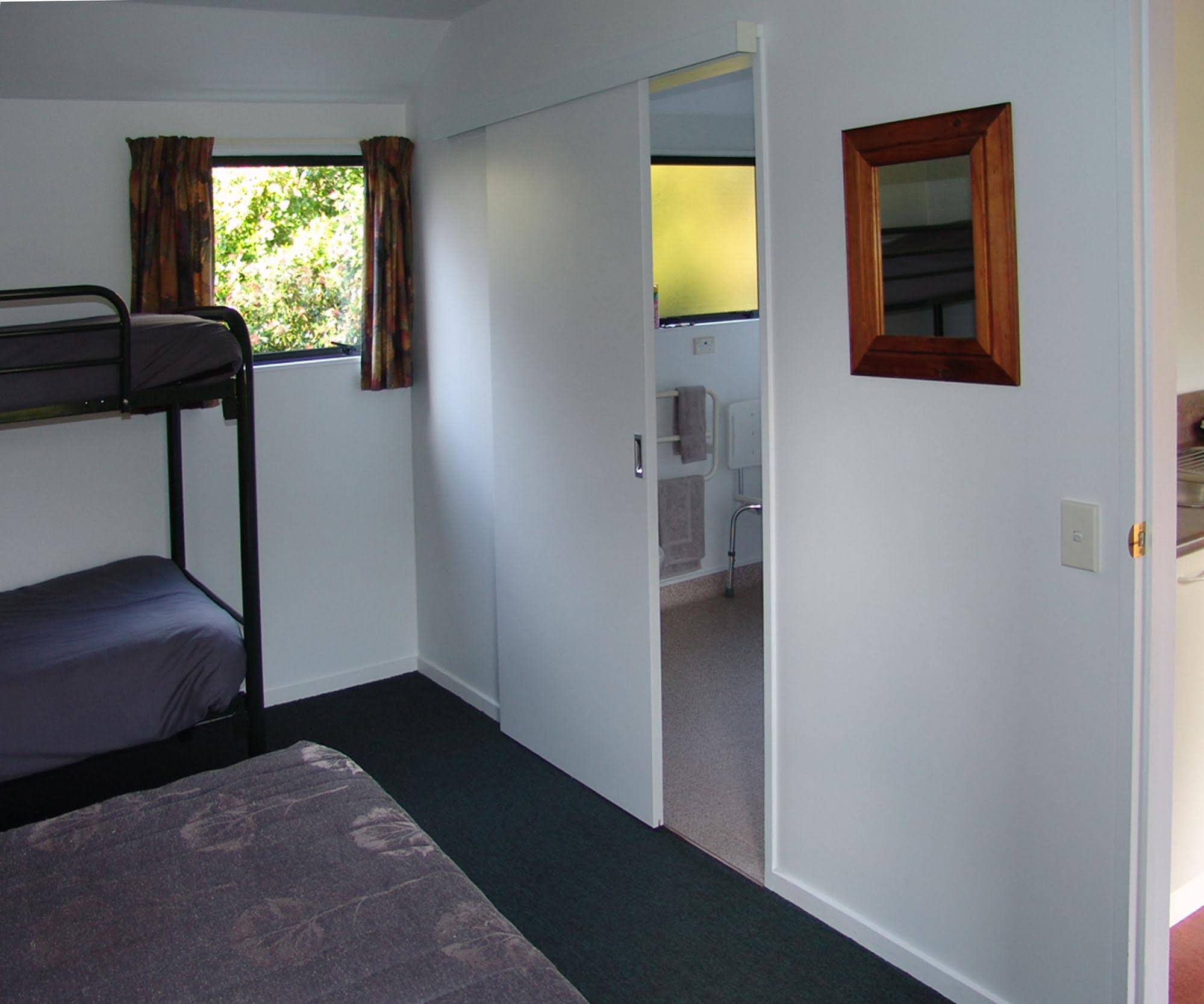 Lake Brunner Country Motel