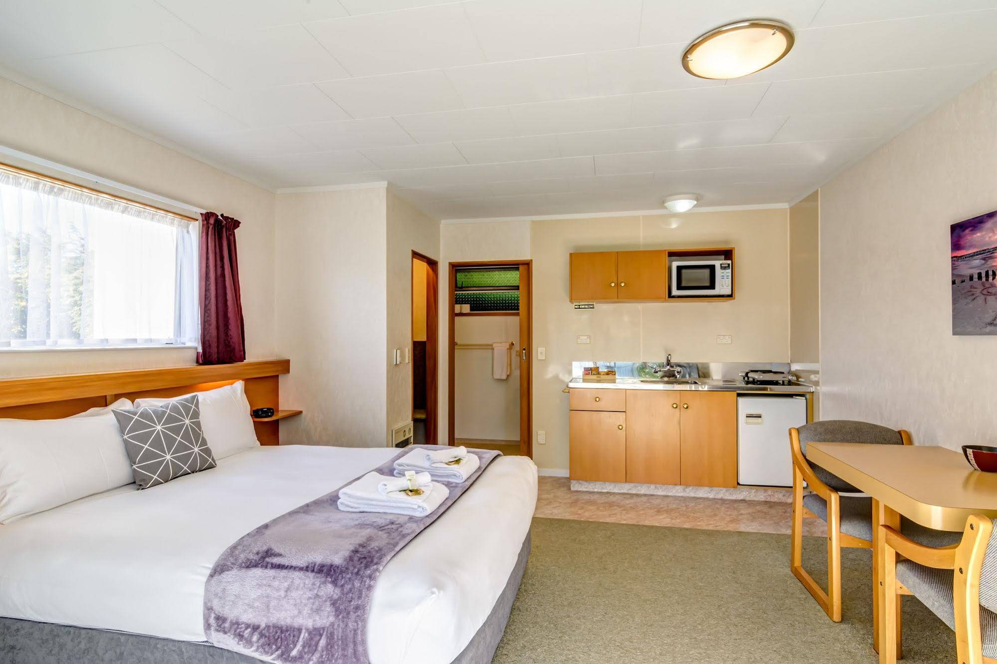 Abbey Court Motel
