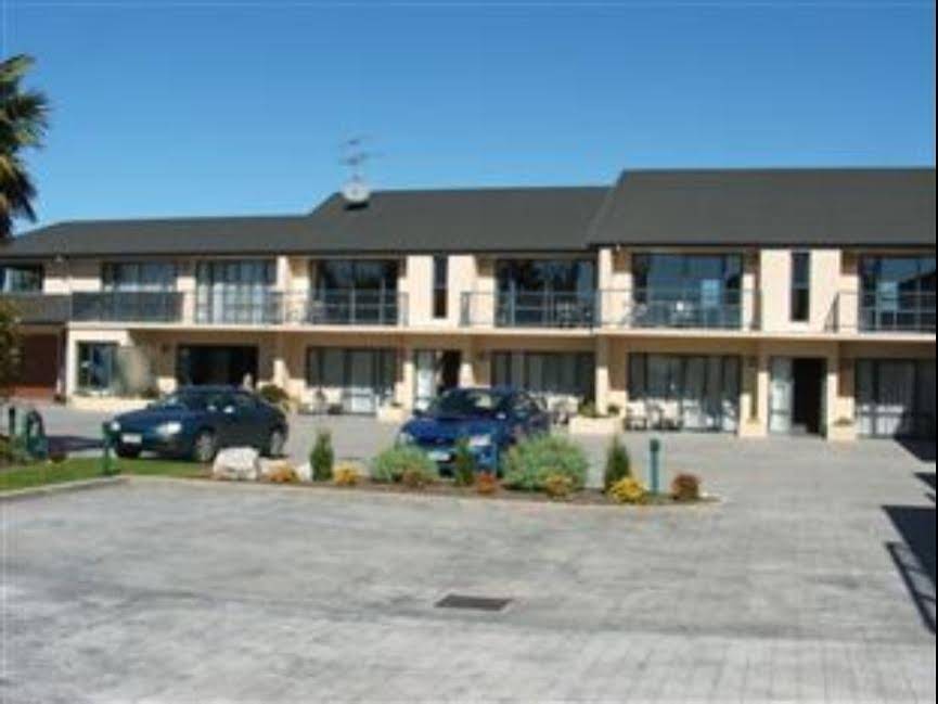 Avalon Manor Motel