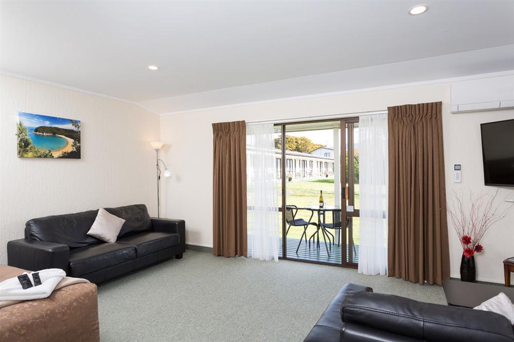 Equestrian Lodge Motel
