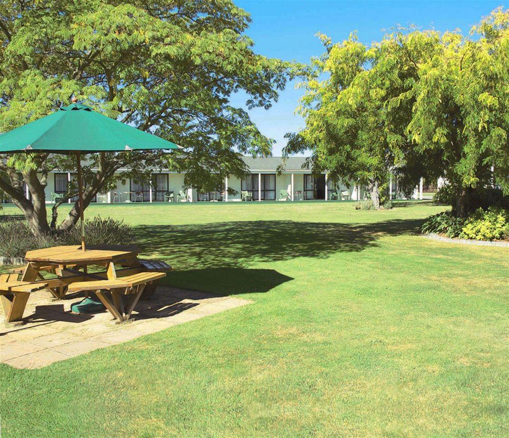 Equestrian Lodge Motel
