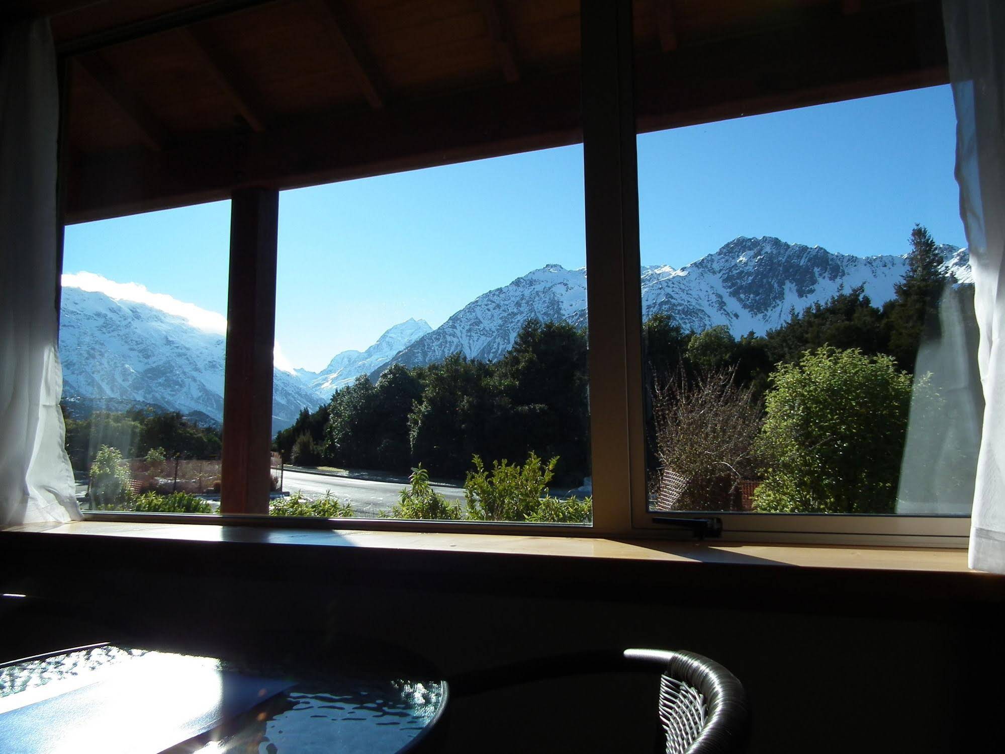 Aoraki Mount Cook Alpine Lodge