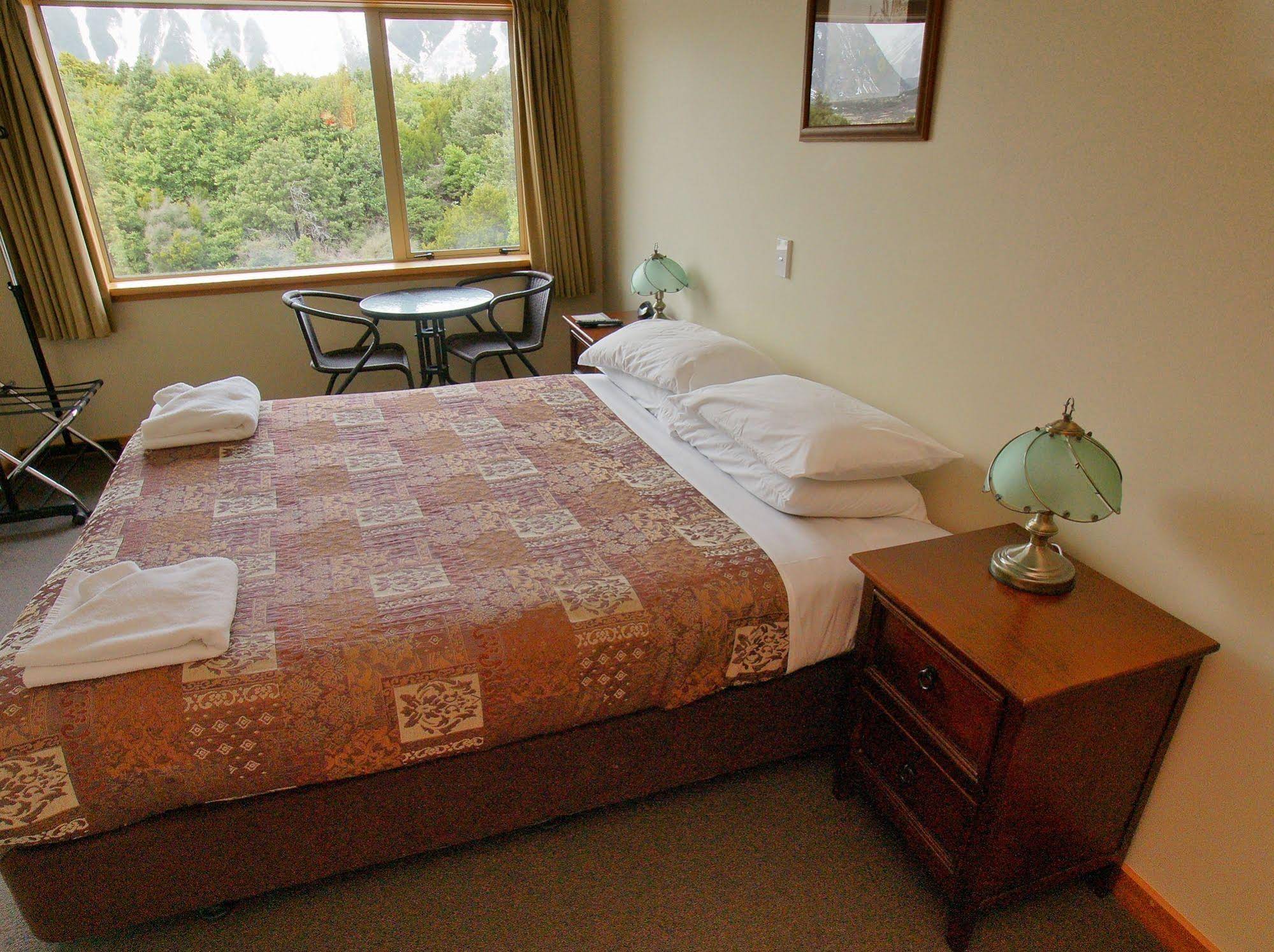 Aoraki Mount Cook Alpine Lodge