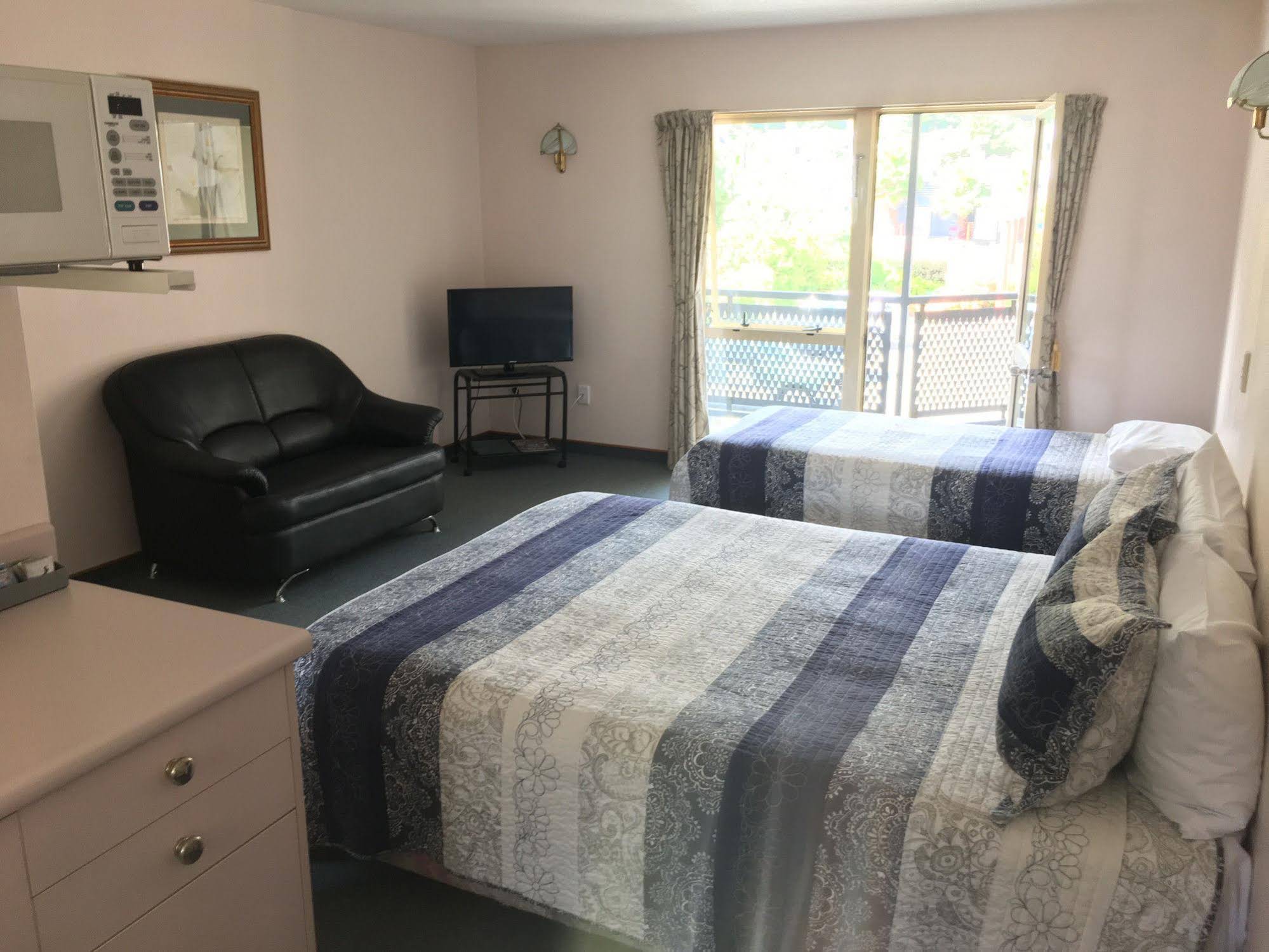 Apex Motor Lodge