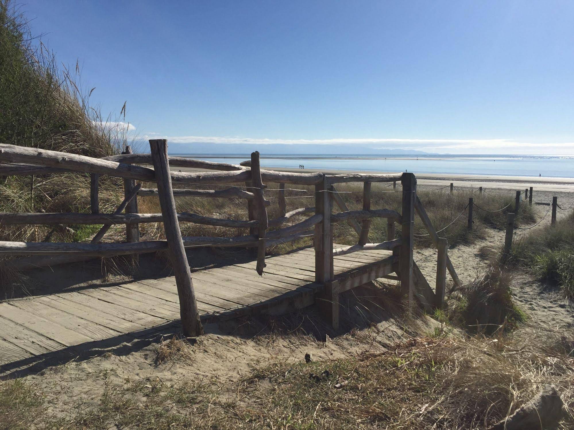 Beaches Nelson