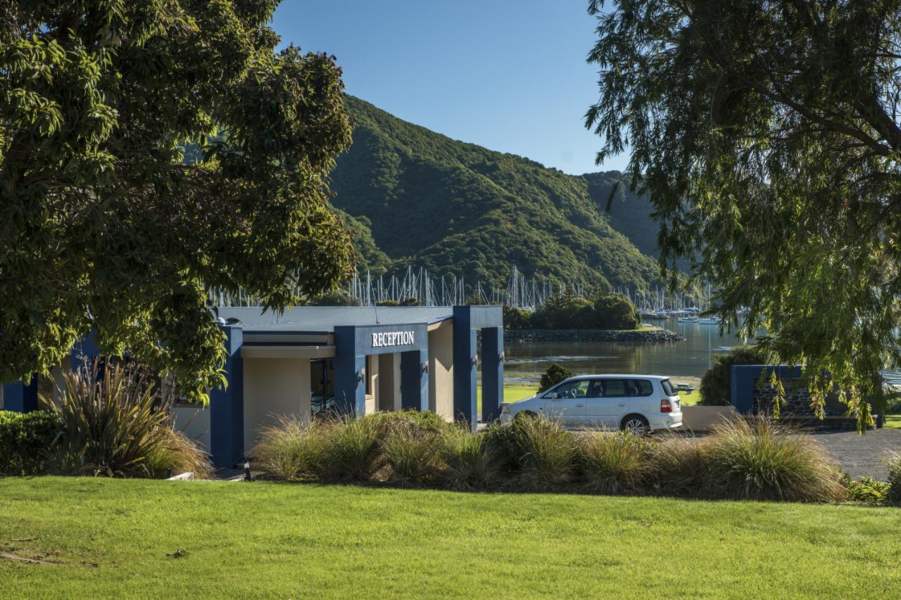 Bay Vista Waterfront Motel Picton
