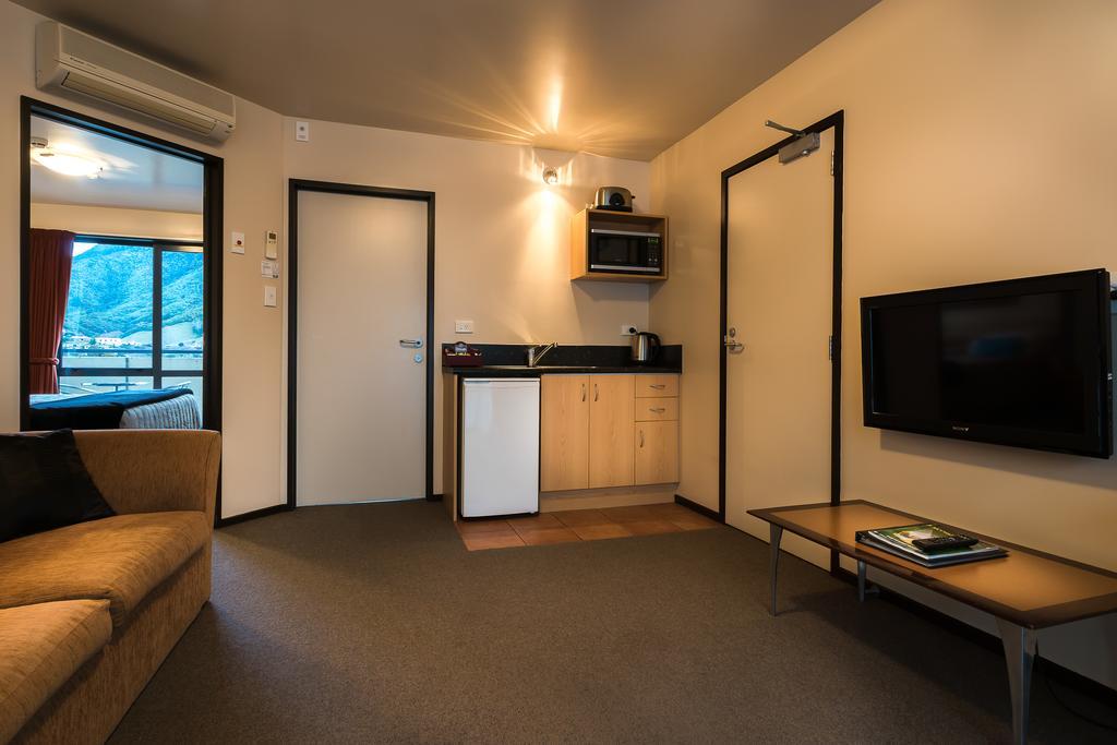 Broadway Motel