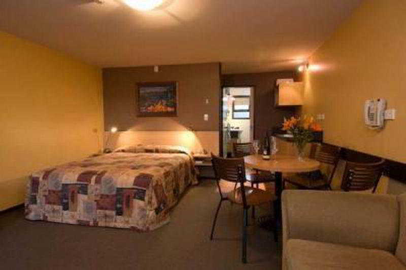 Broadway Motel