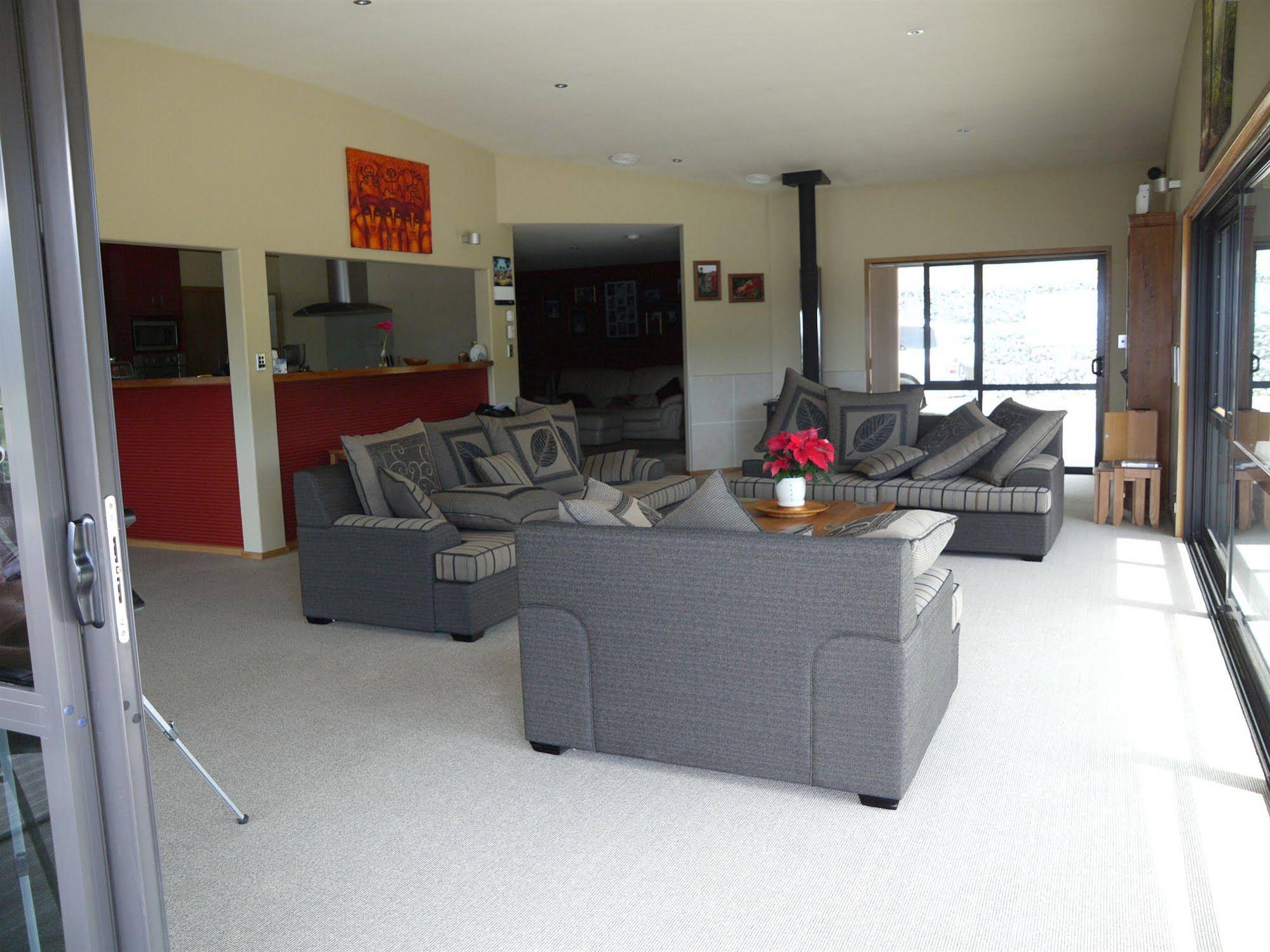 Okiwa Bay Lodge