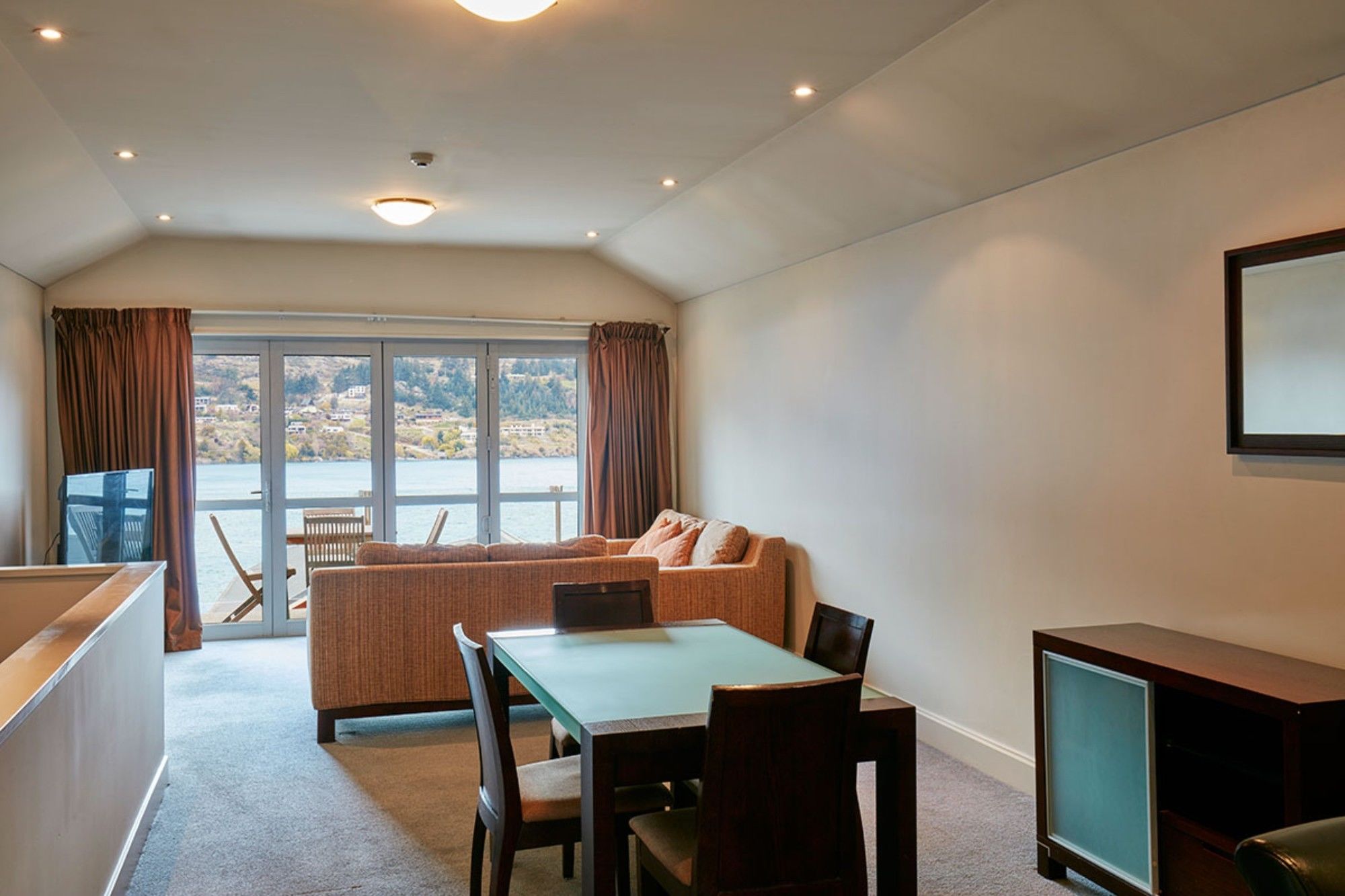 Lakefront Villas
