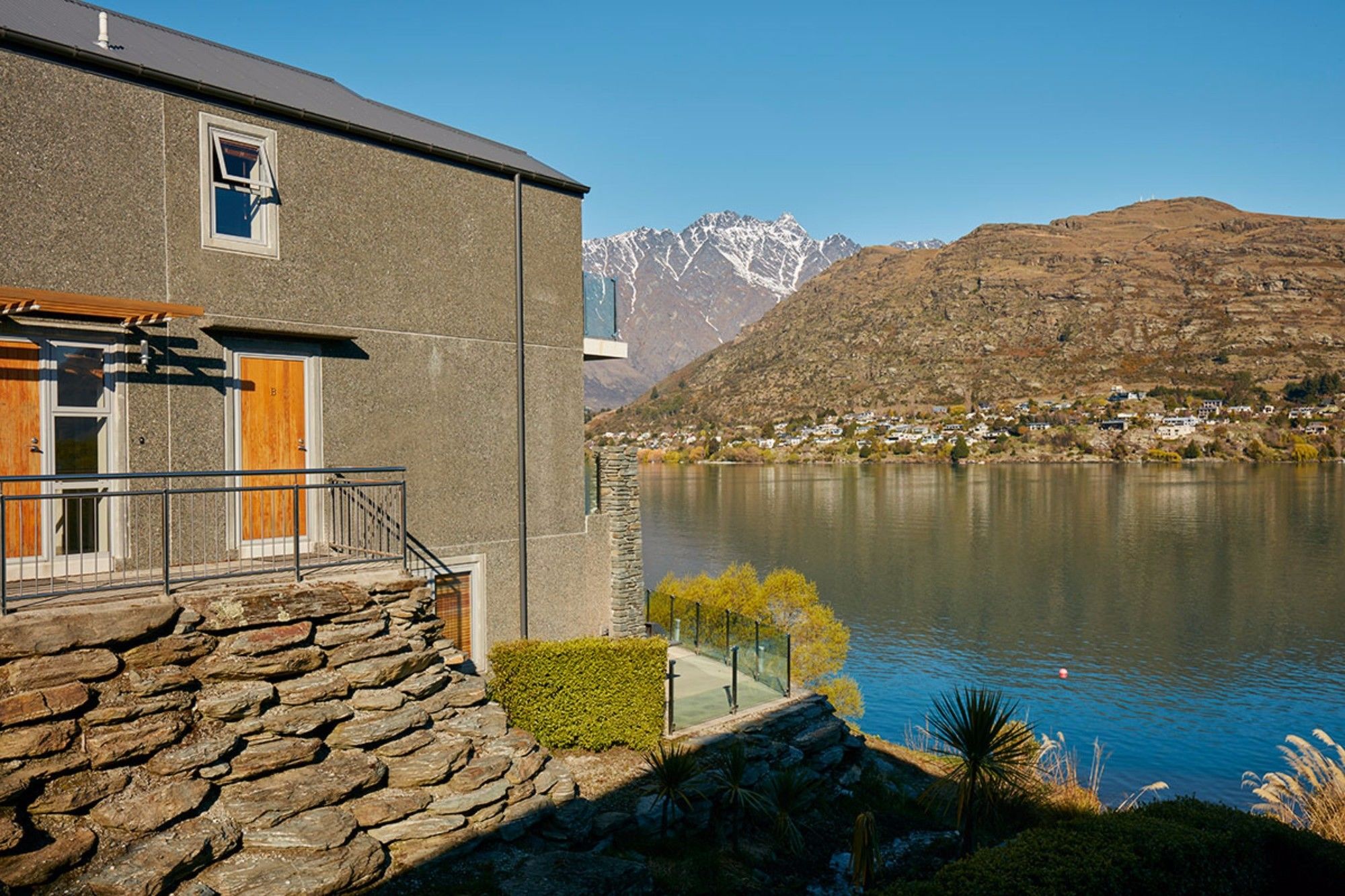 Lakefront Villas