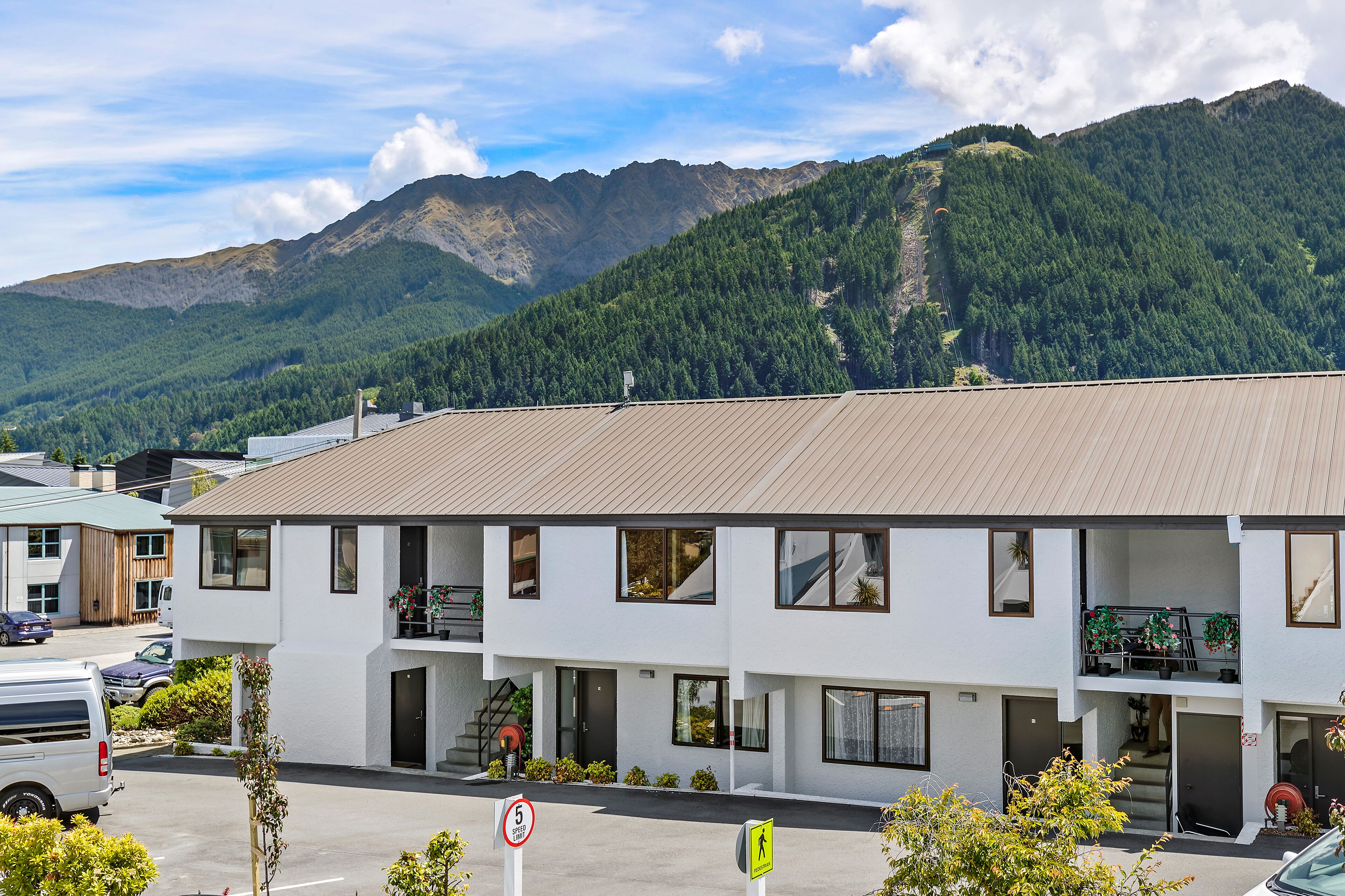 Amity Serviced Apartments