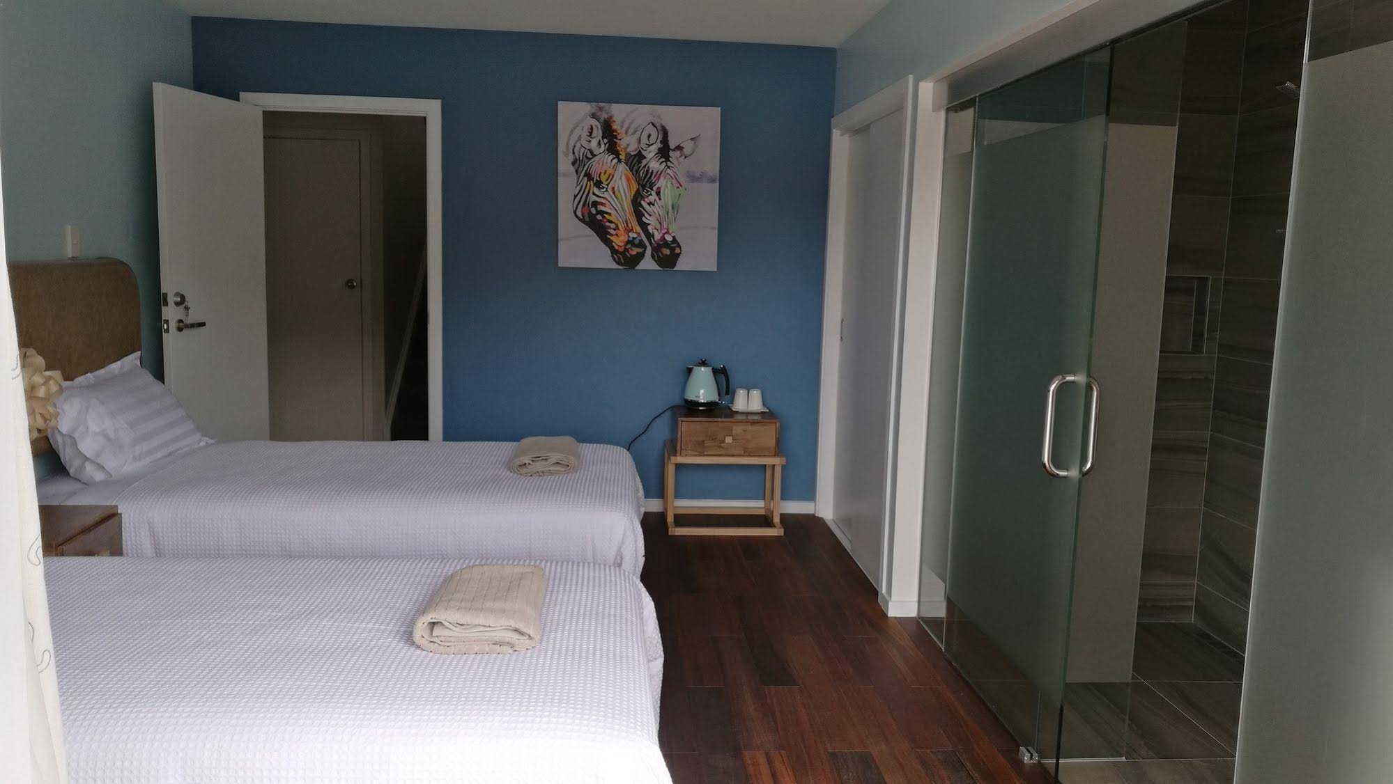 Aquarius De Lavender Lake View B&B