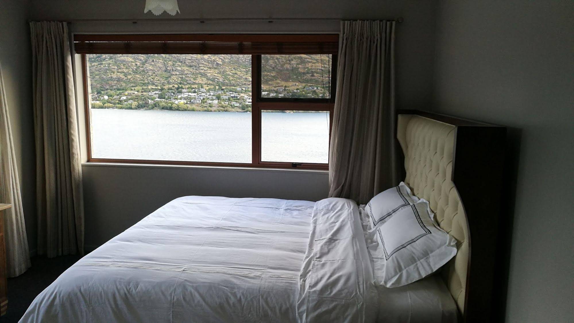 Aquarius De Lavender Lake View B&B