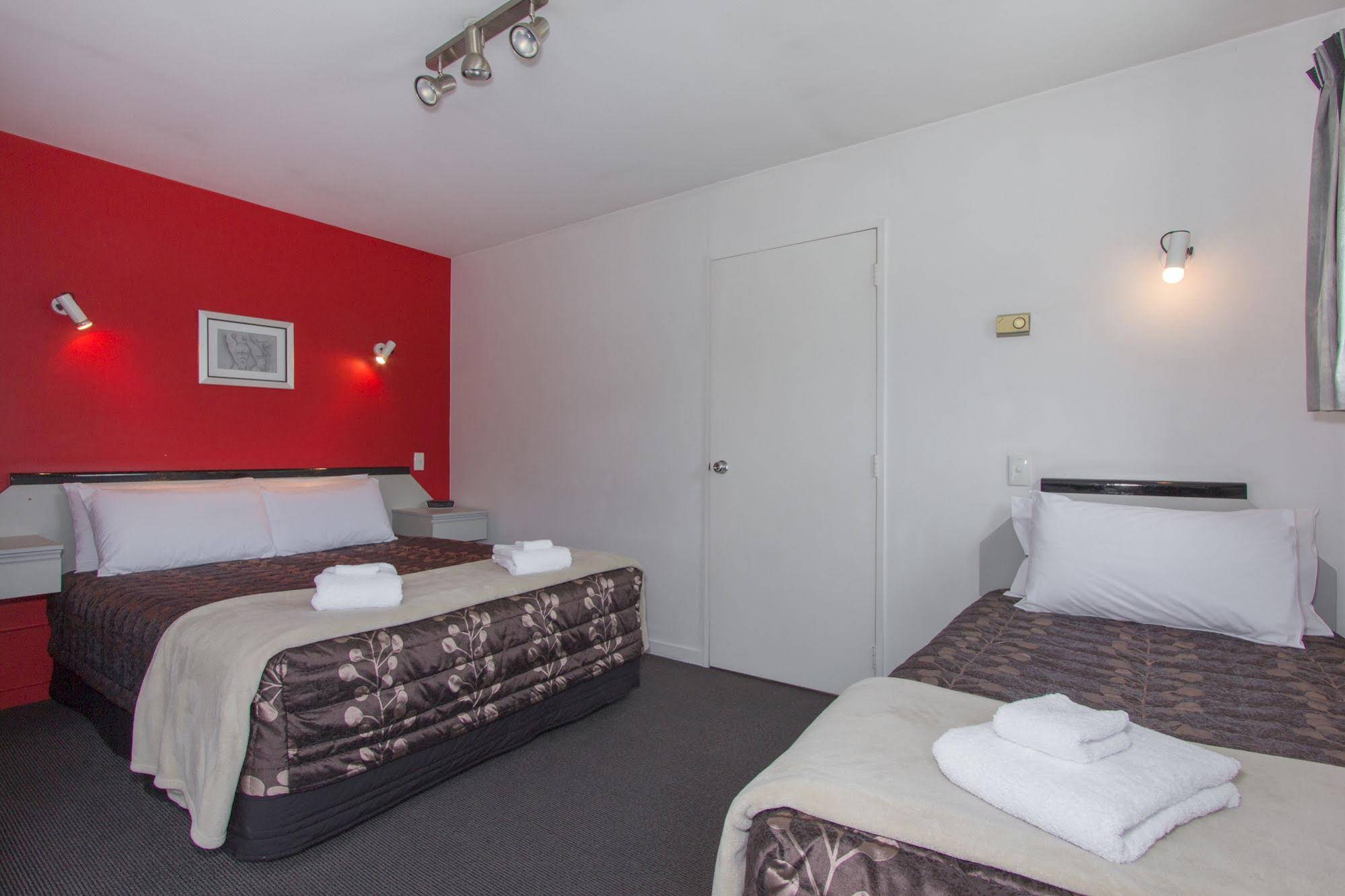 ASURECaples Court Motel & Apartments
