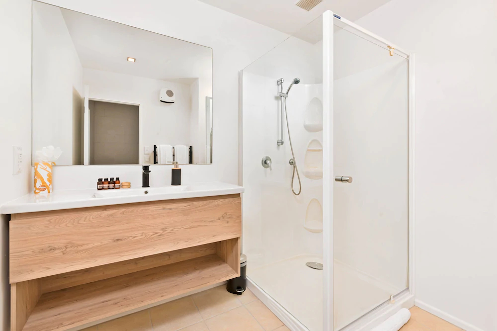 Central Queenstown Malaghan Apartment