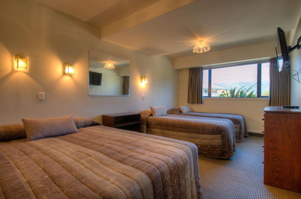 Four Seasons Motel