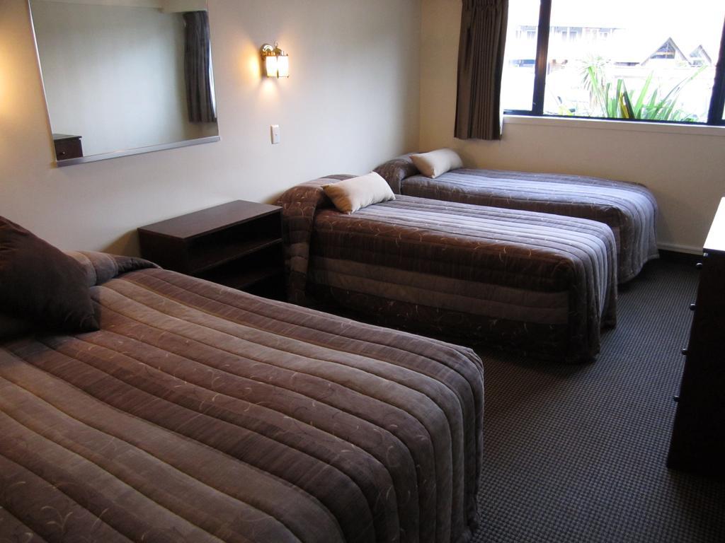 Four Seasons Motel