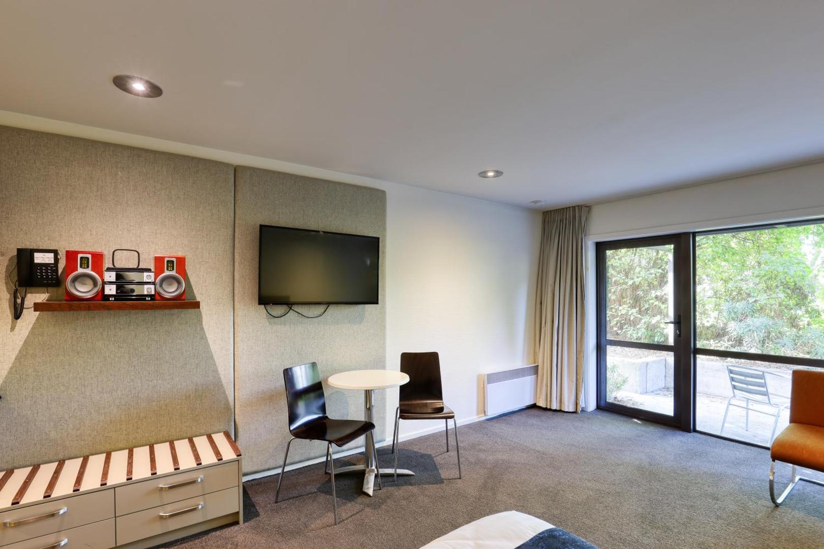 Garden Court Suites and Apartments