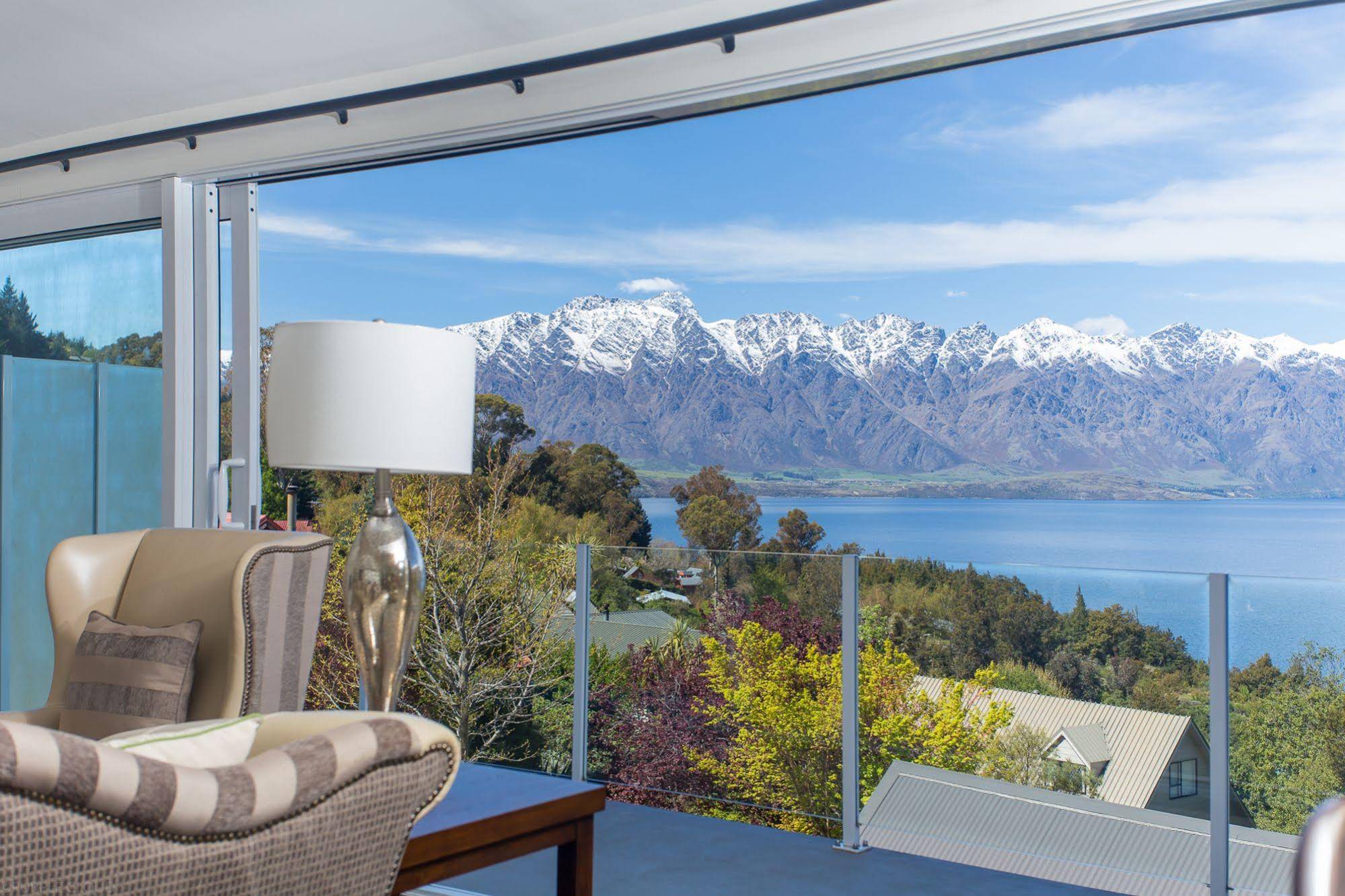 Gemini Lake View Villa