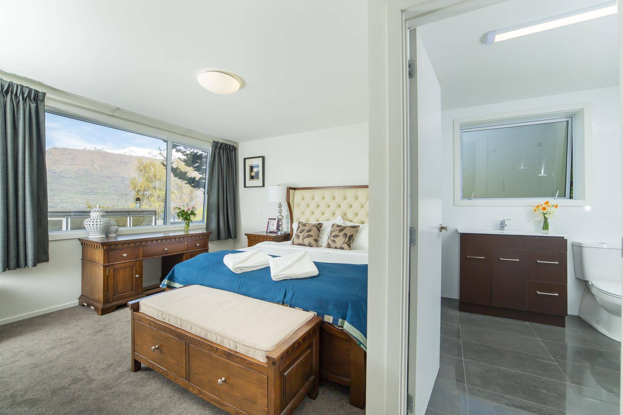 Gemini Lake View Villa
