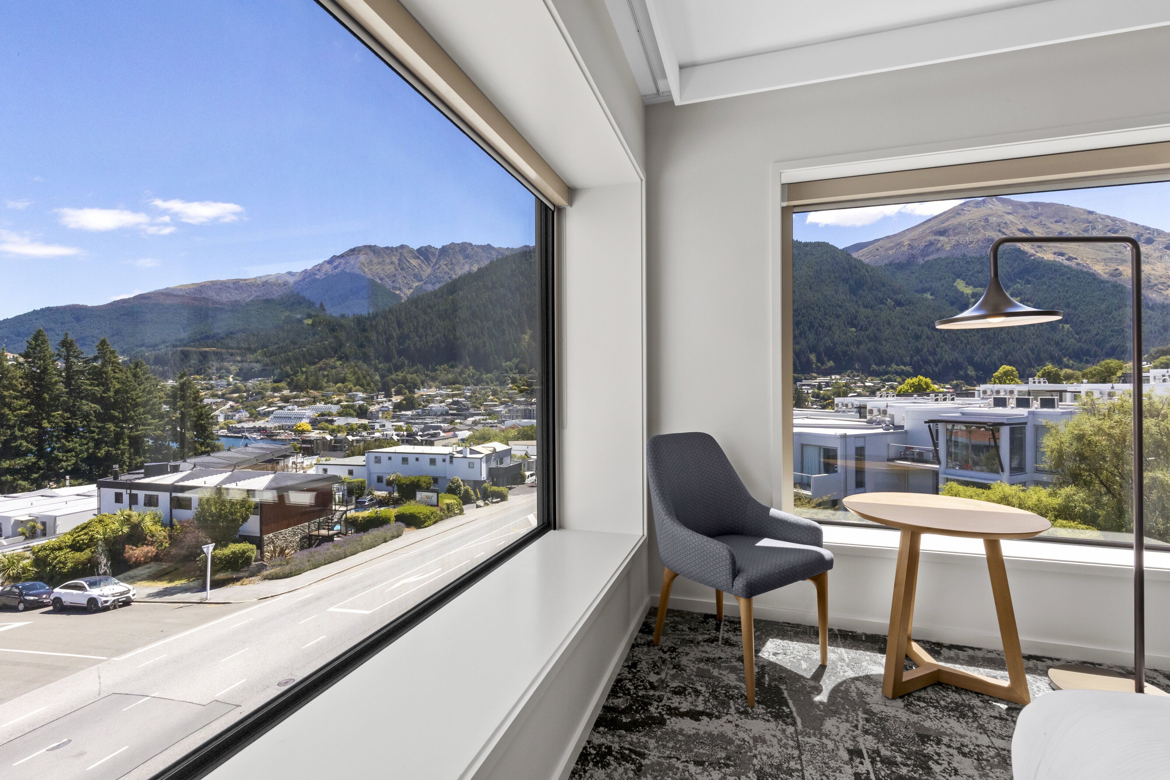 Holiday Inn Express & Suites Queenstown