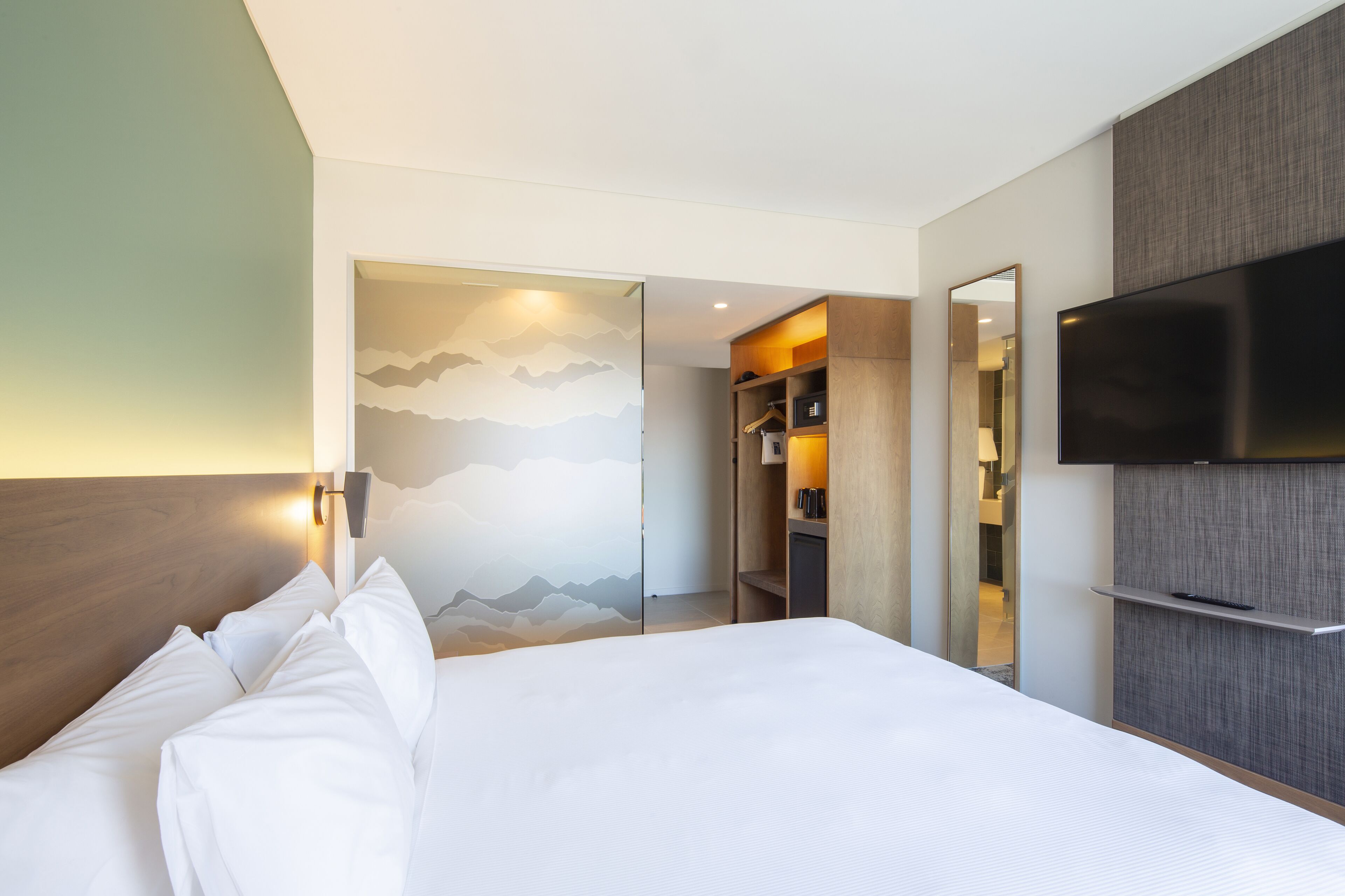 Holiday Inn Express & Suites Queenstown