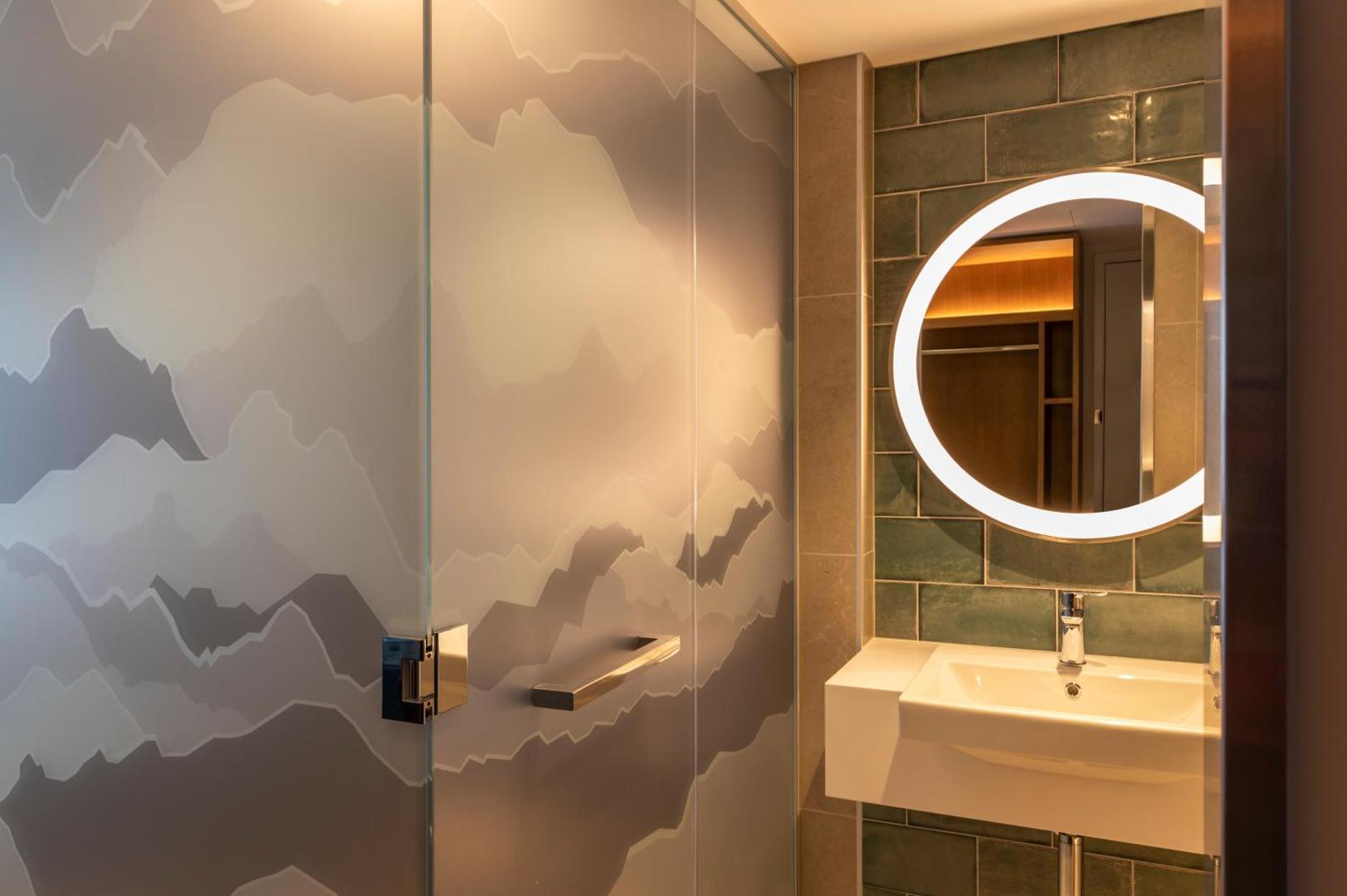 Holiday Inn Express & Suites Queenstown
