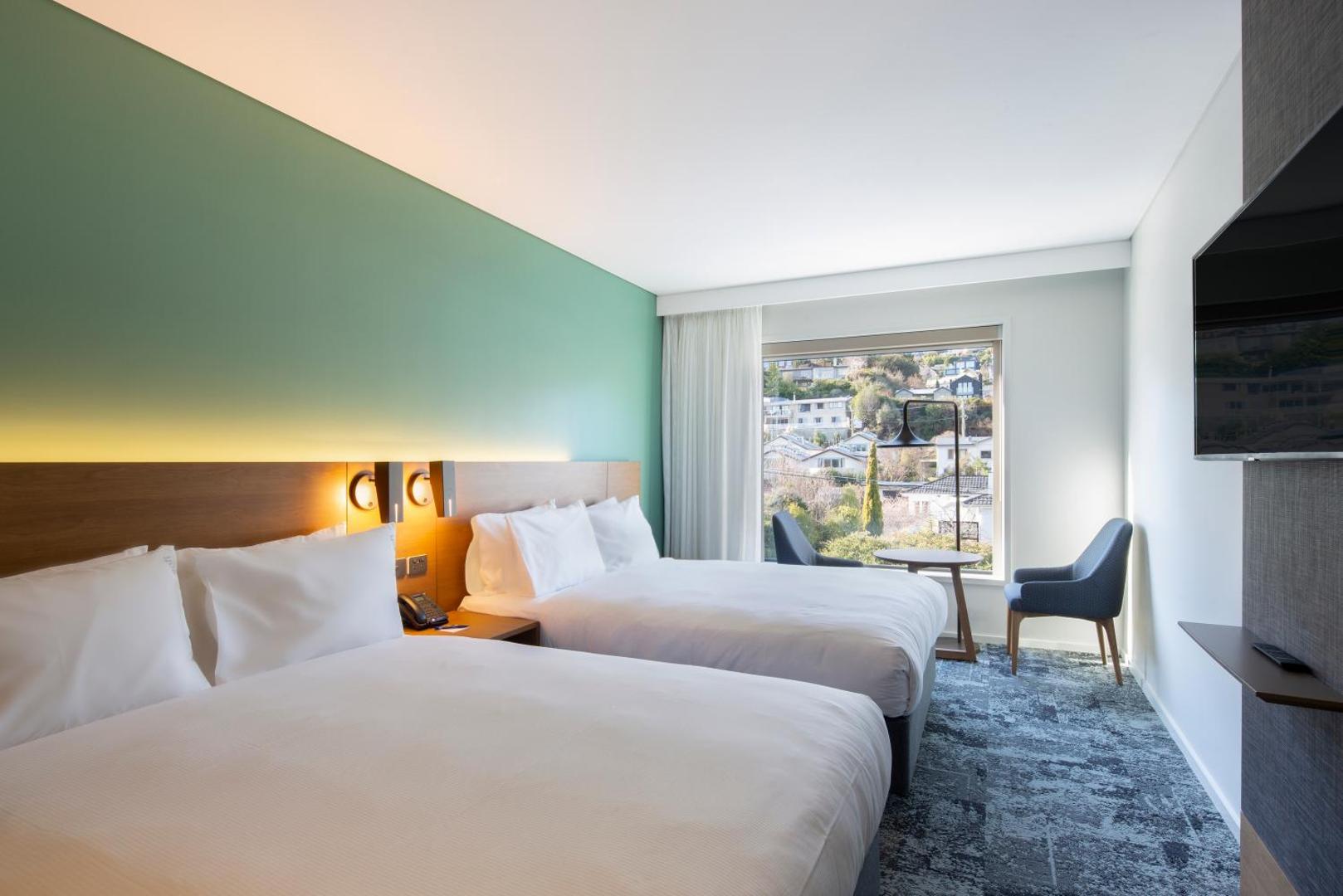 Holiday Inn Express & Suites Queenstown