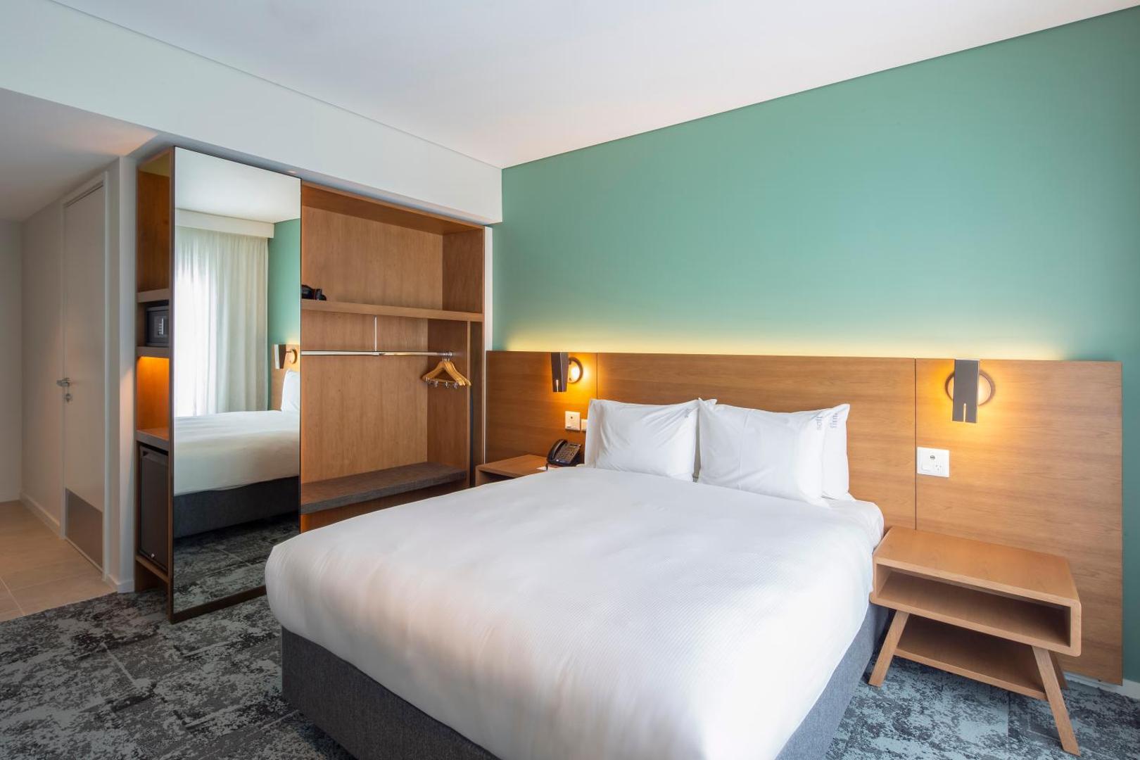 Holiday Inn Express & Suites Queenstown