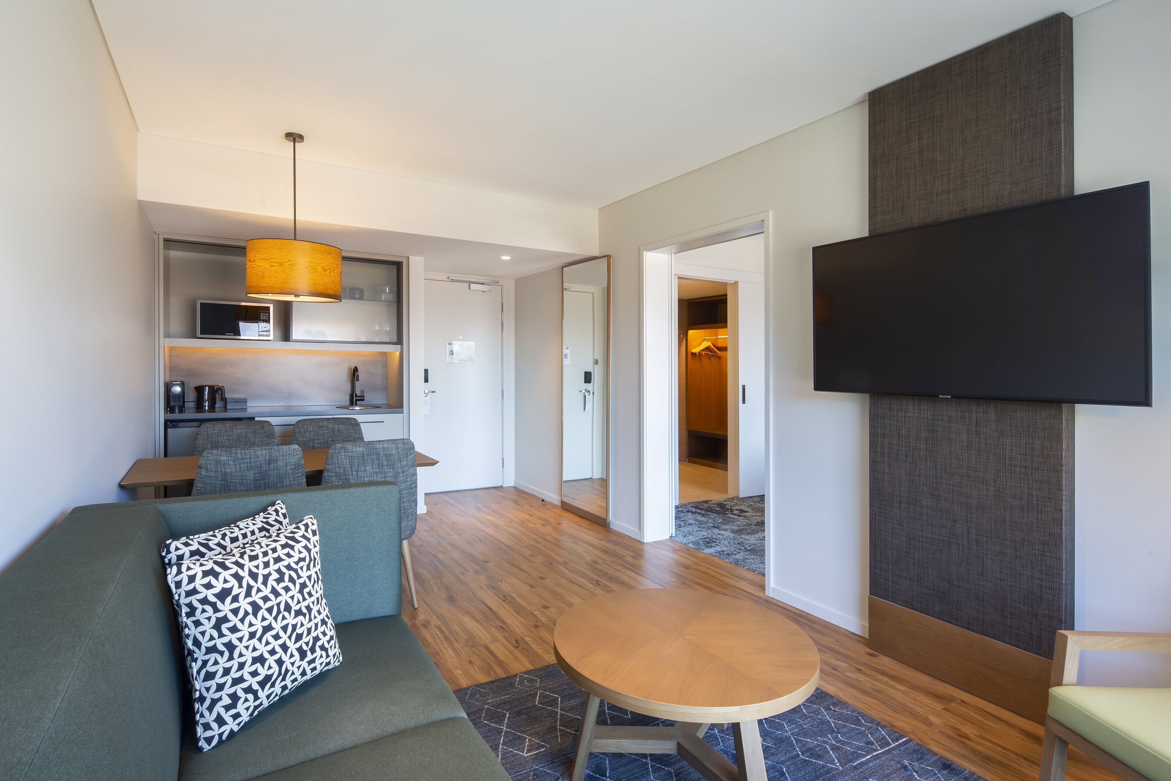 Holiday Inn Express & Suites Queenstown