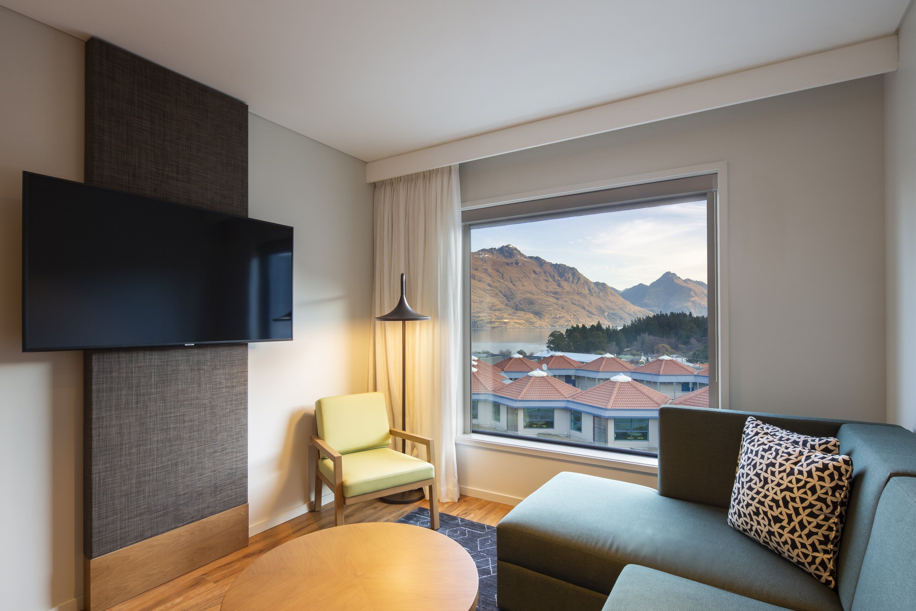 Holiday Inn Express & Suites Queenstown