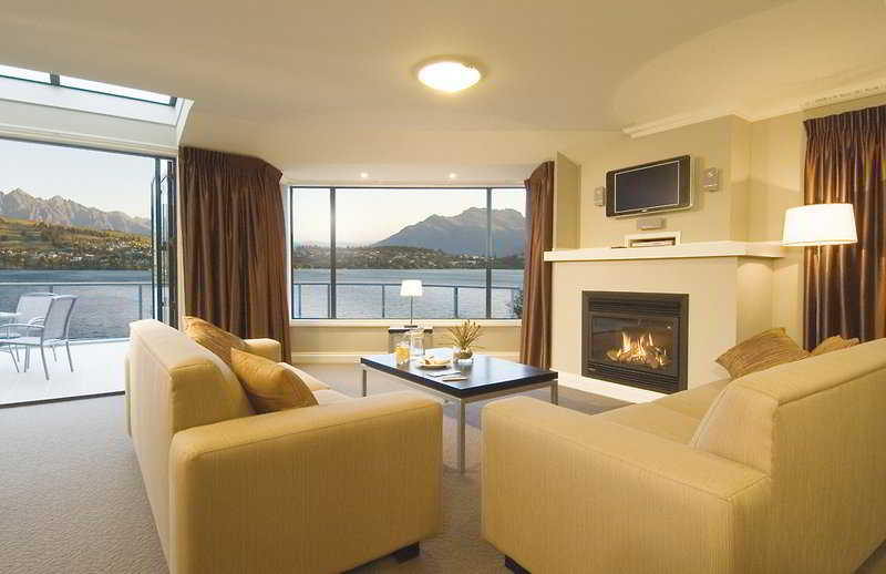 Oaks Shores