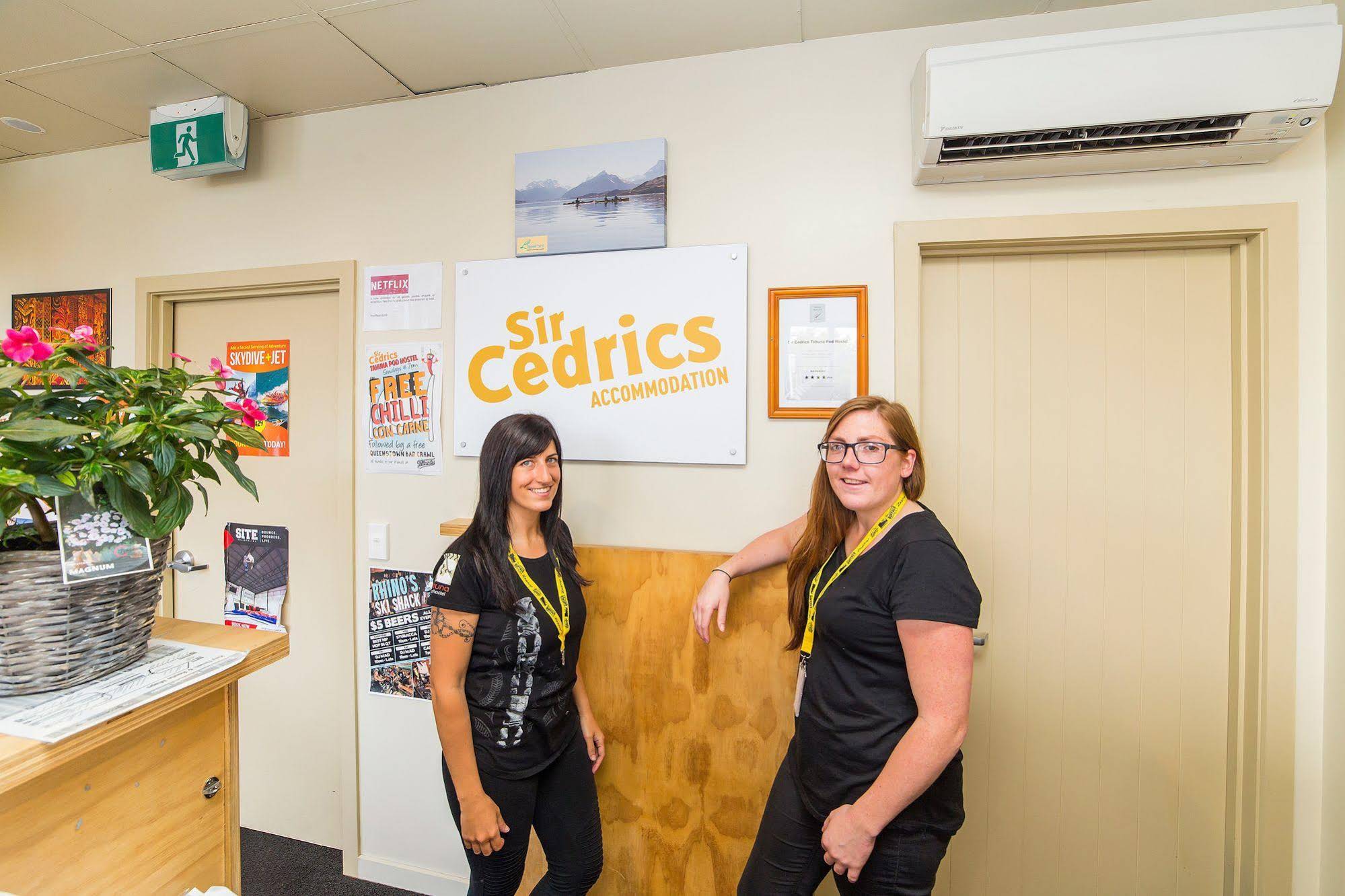 Sir Cedrics Tahuna Pod Hostel