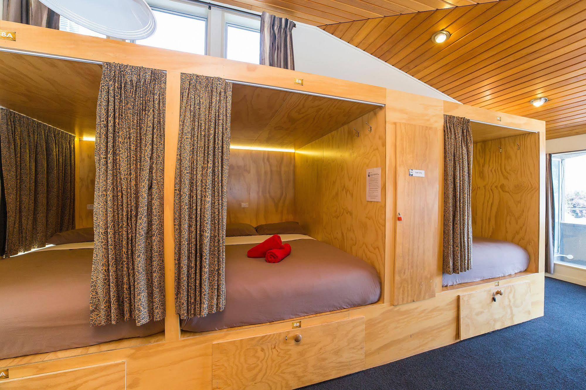 Sir Cedrics Tahuna Pod Hostel