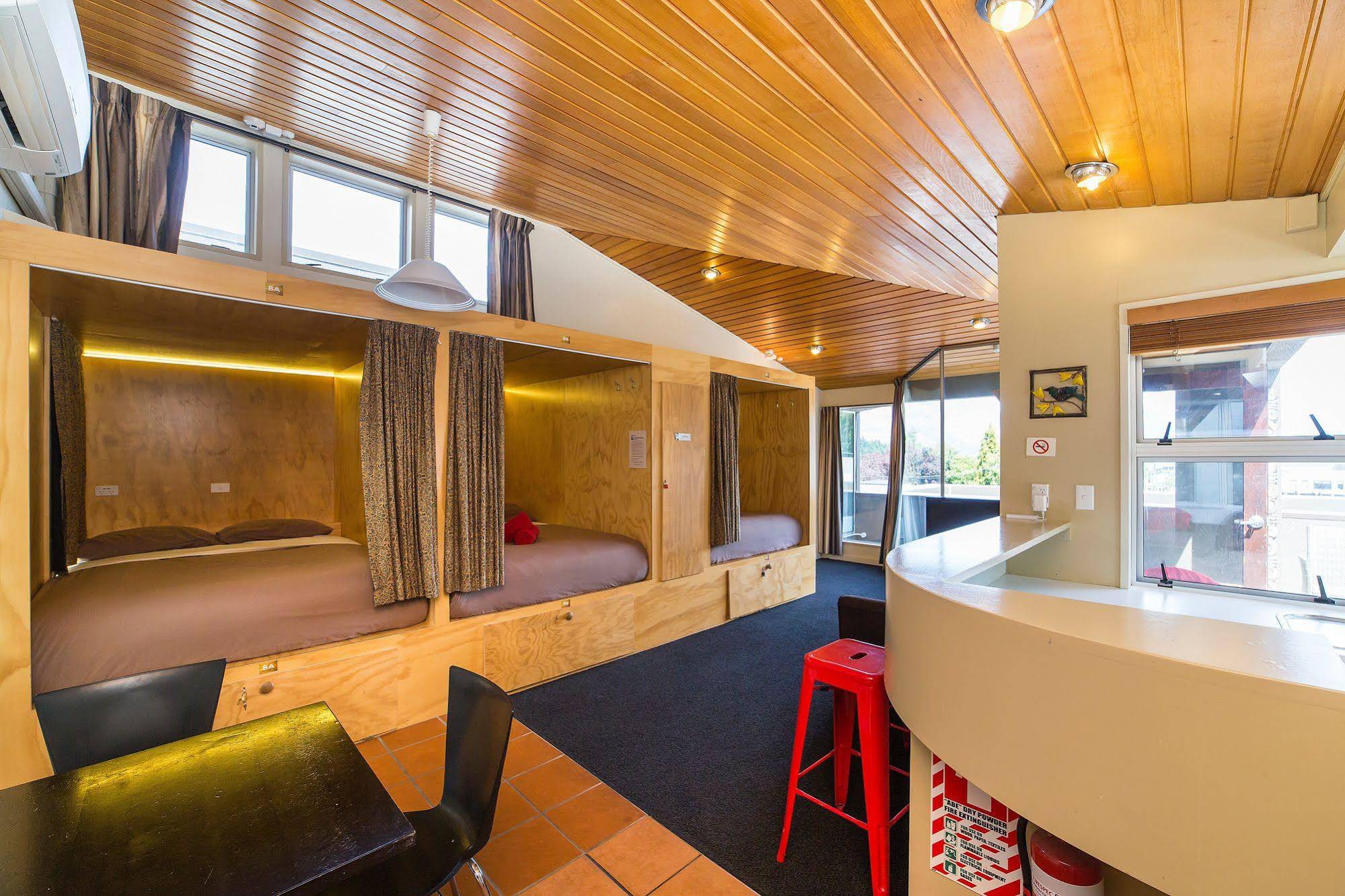Sir Cedrics Tahuna Pod Hostel