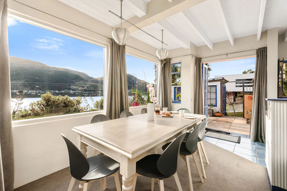 Sunny Lakeview Villa