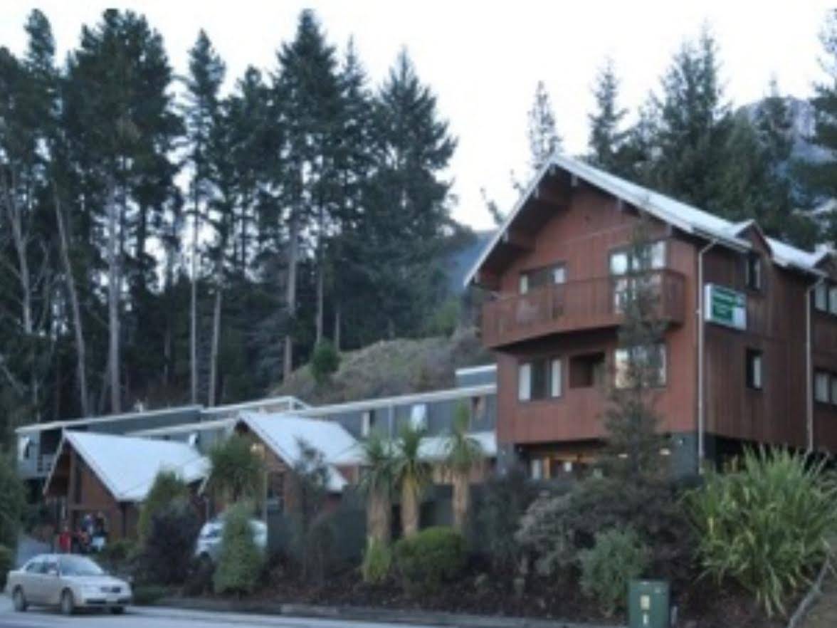 YHA Queenstown Lakefront