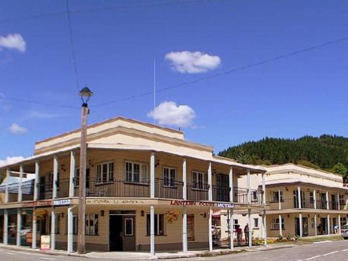 Lantern Court Motel