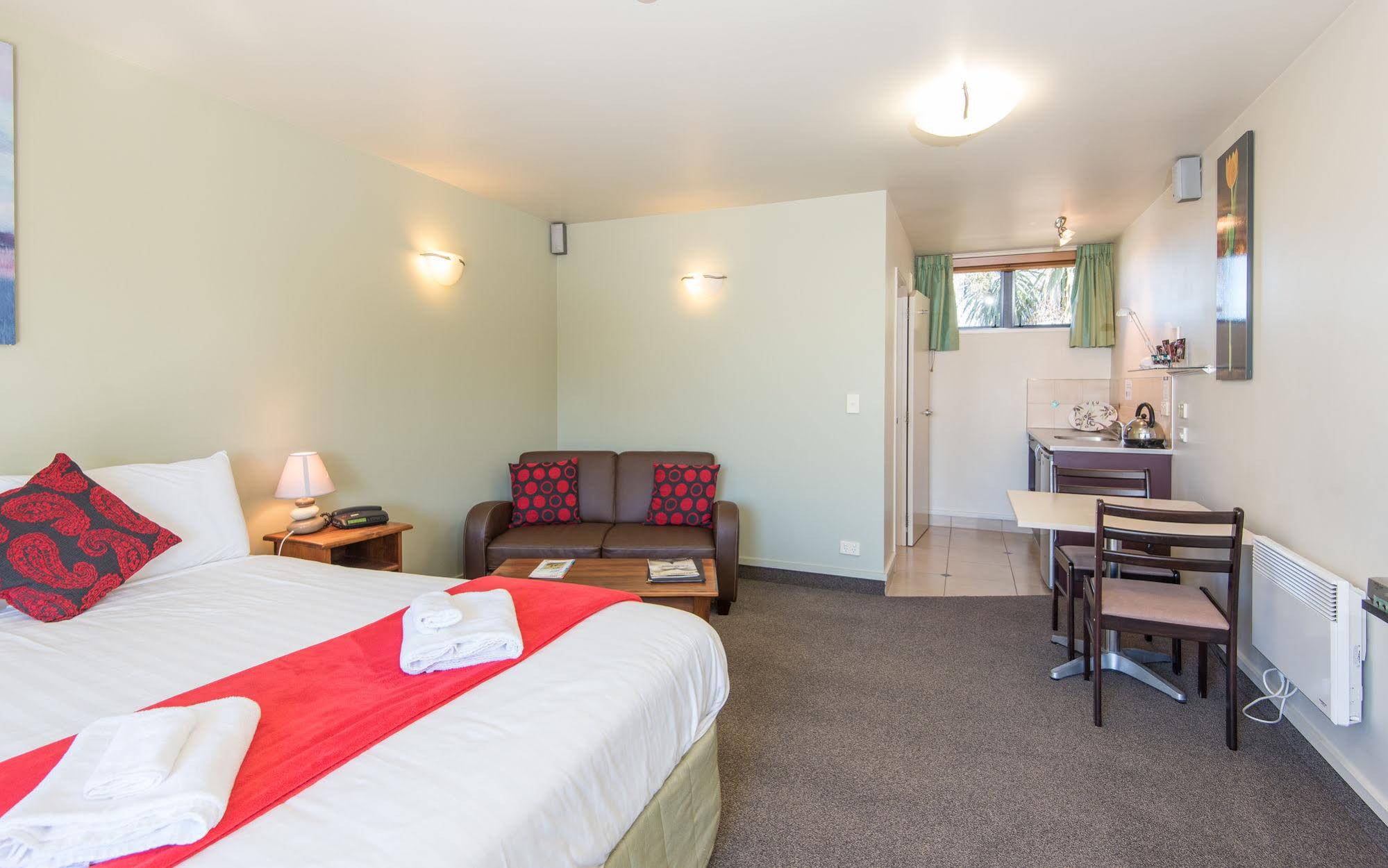 Gladstone Motel