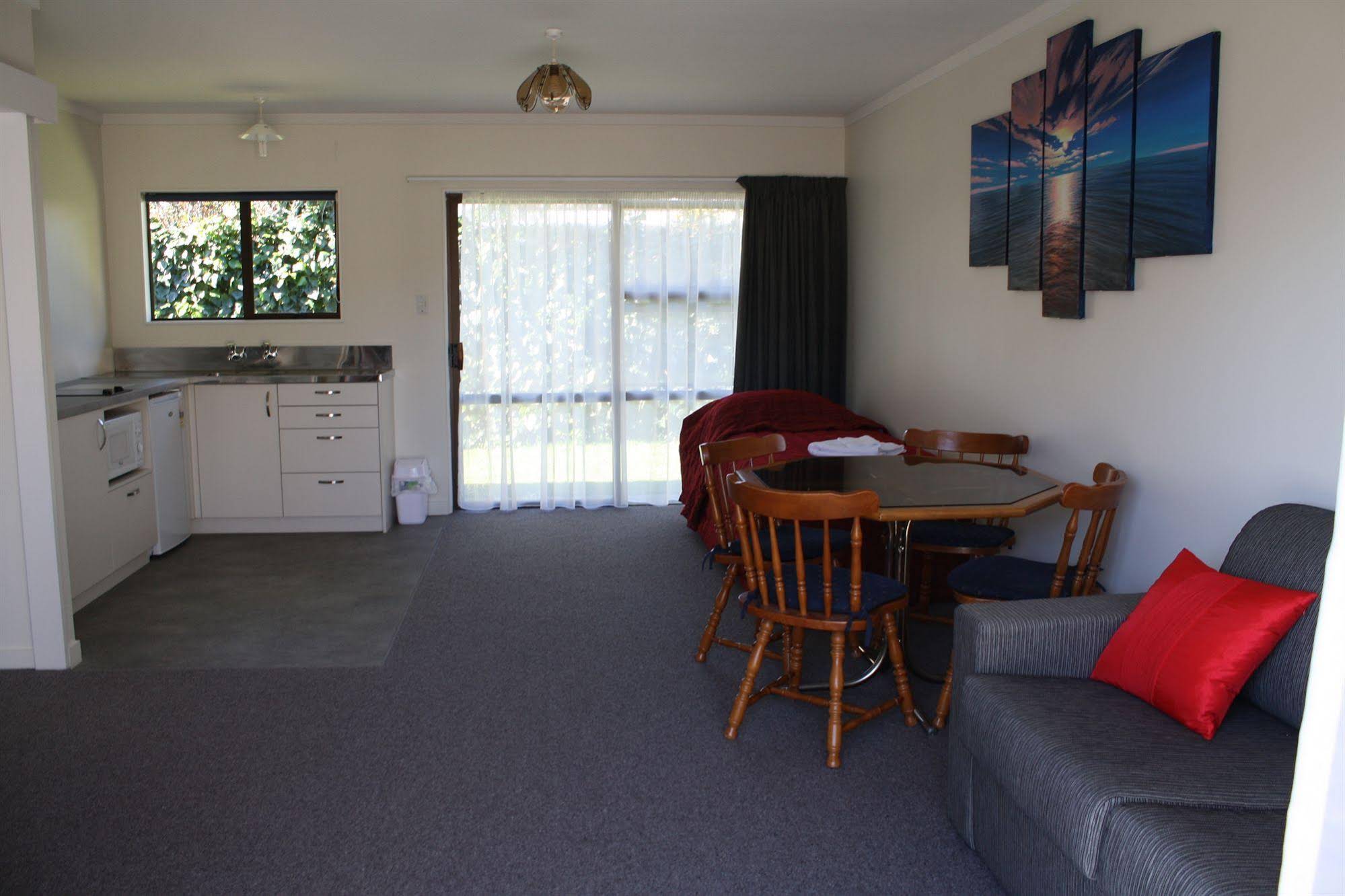 Oxford Court Motel