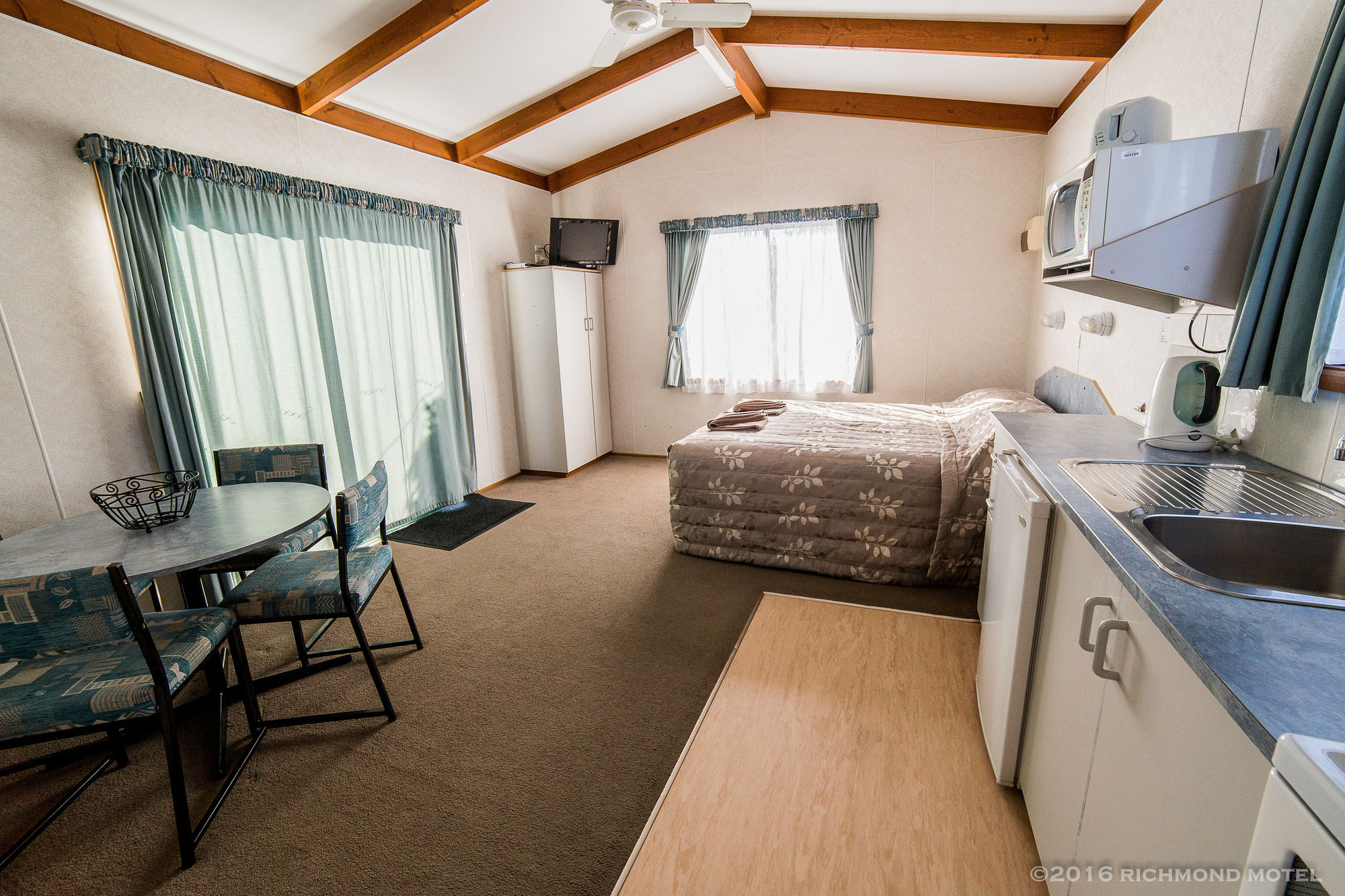 Richmond Motel & Top 10 Holiday Park