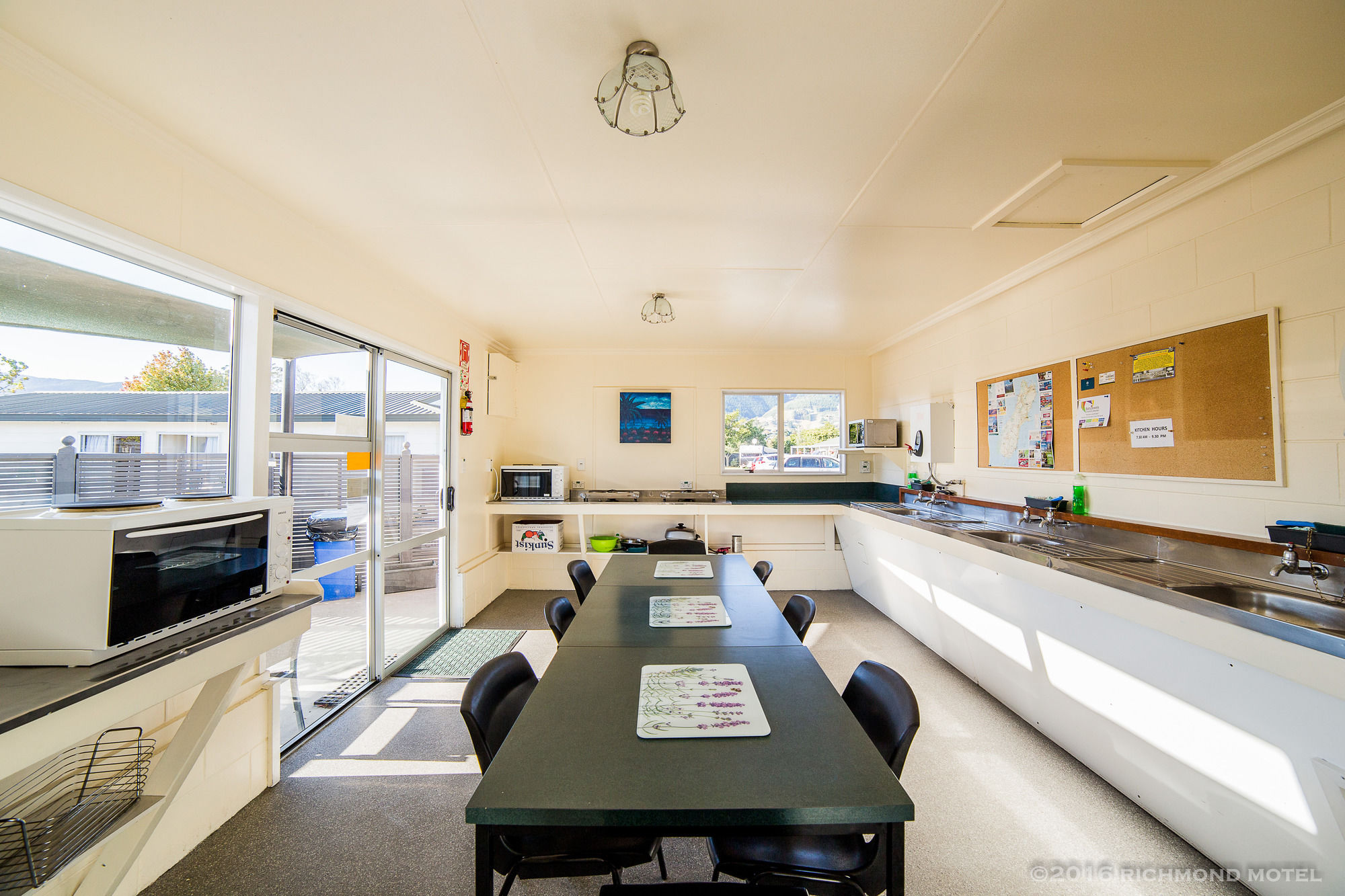 Richmond Motel & Top 10 Holiday Park