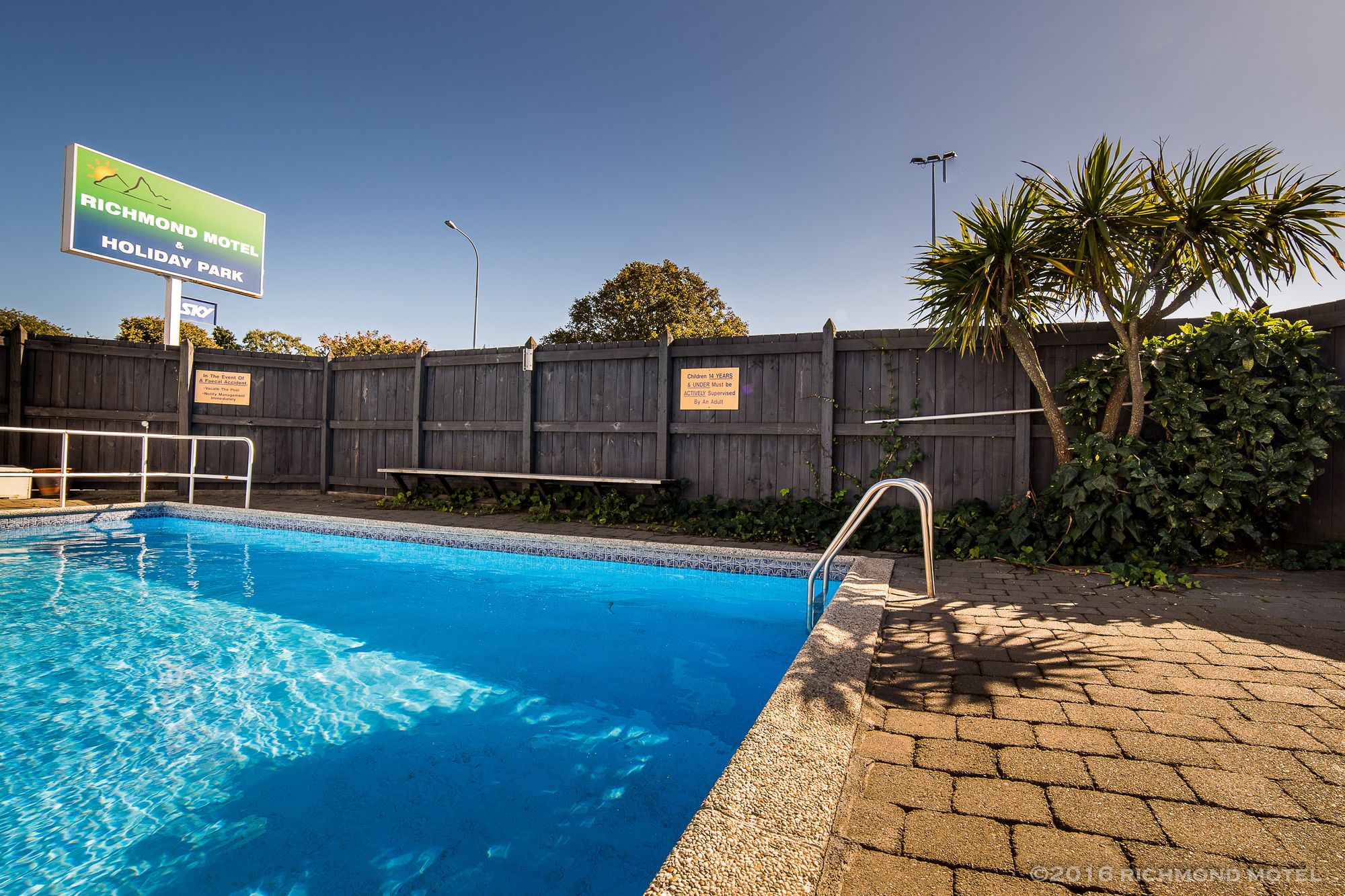 Richmond Motel & Top 10 Holiday Park