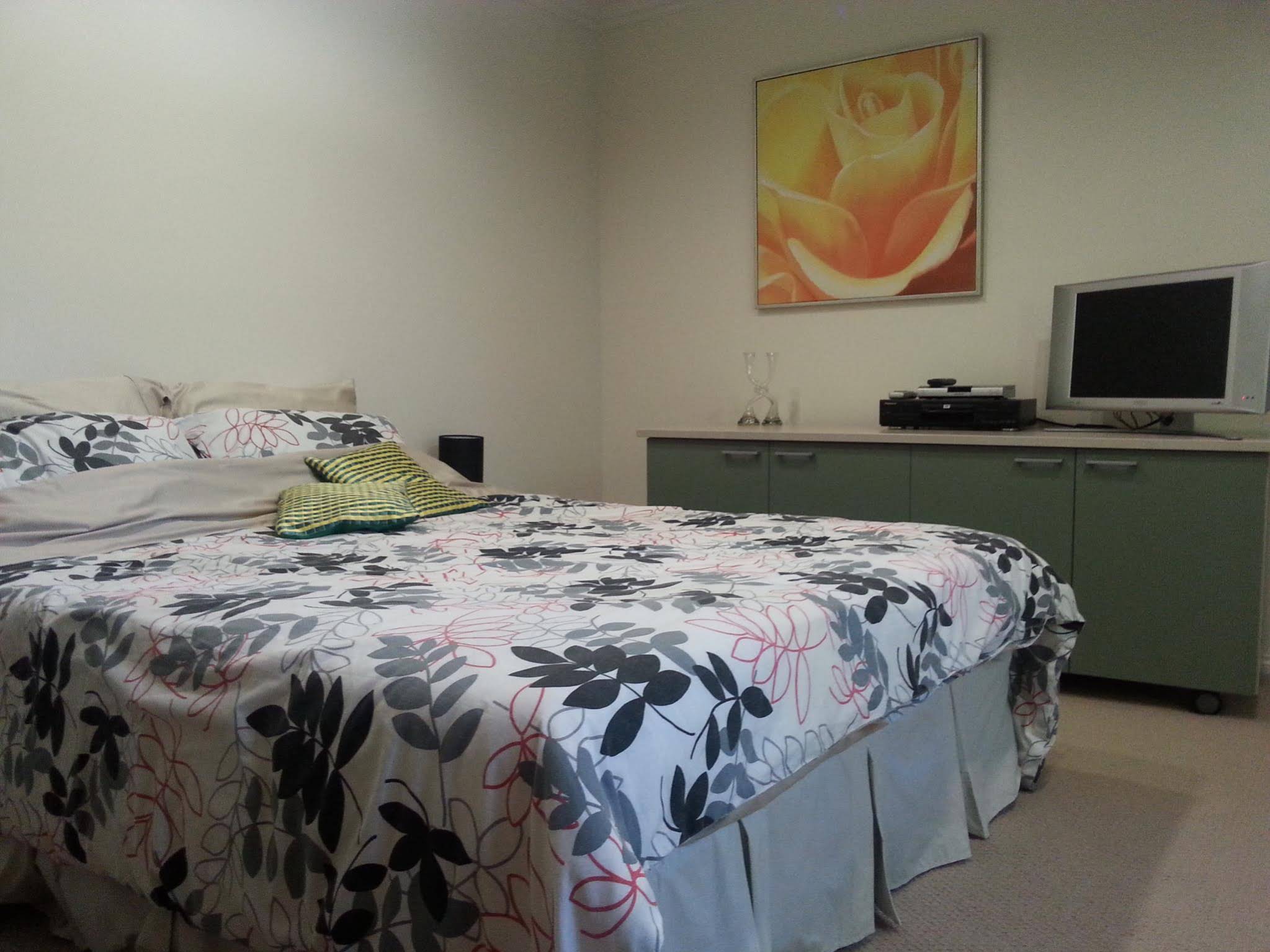 Golden Caves Bed and Breakfast