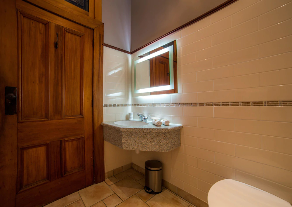 Shady Rest Boutique Luxury Bed & Breakfast