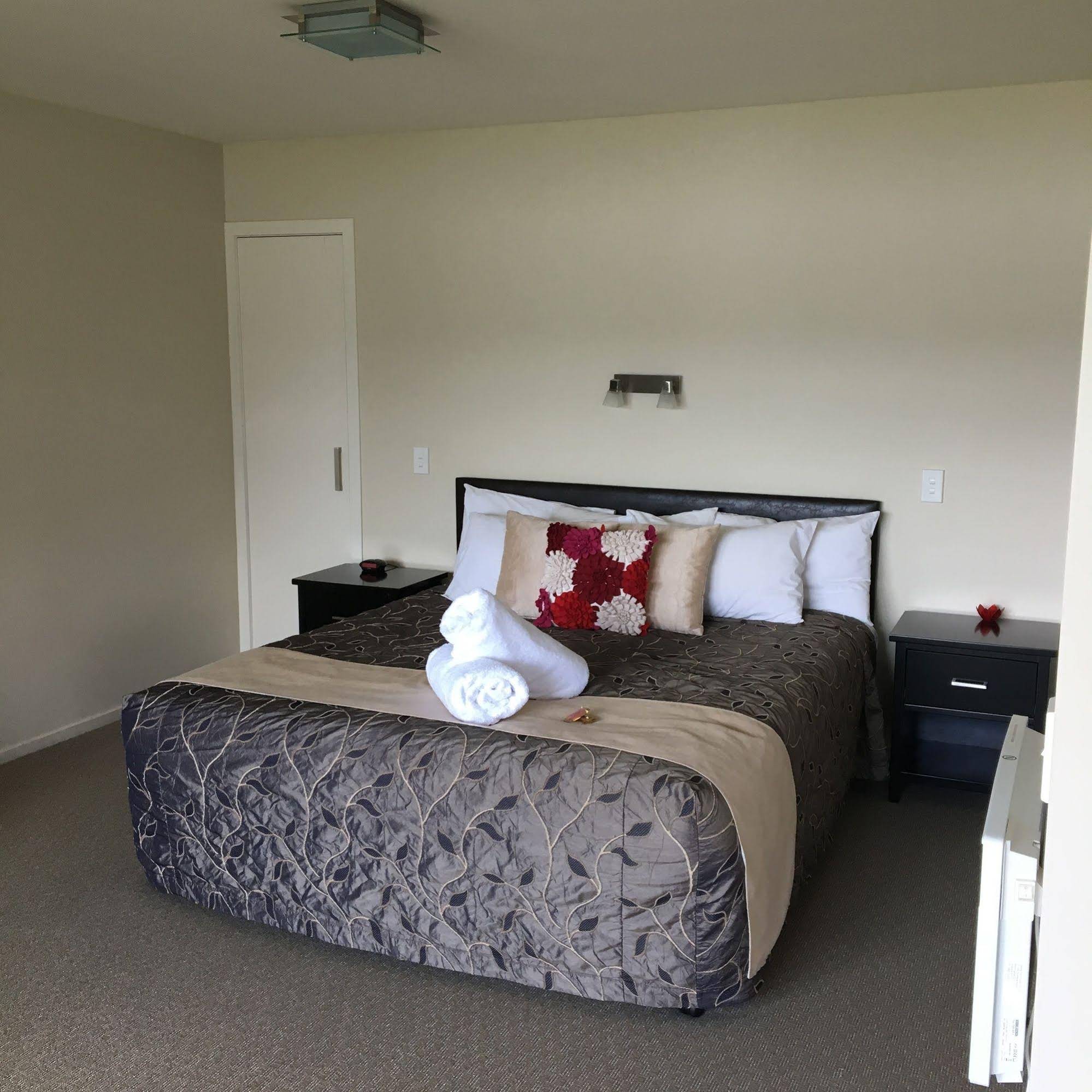 Fiordland Lakeview Motel and Apartments