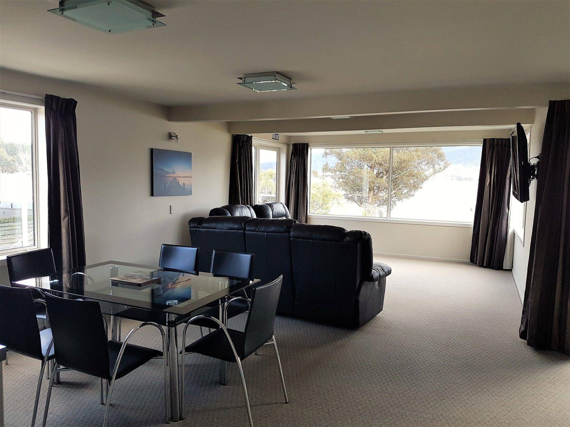 Fiordland Lakeview Motel and Apartments