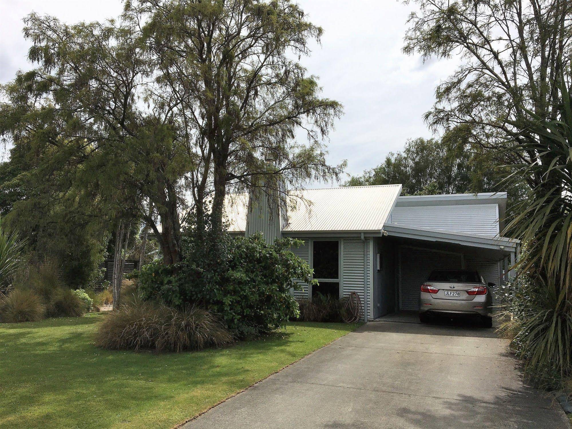 Fiordland Lakeview Motel and Apartments